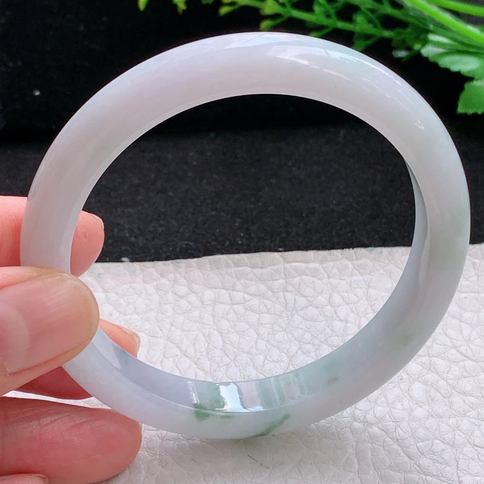 yw5自然光57.5*10.5*7.5平安镯 天然缅甸翡翠a货飘花秀气宽边玉手镯 玉手环