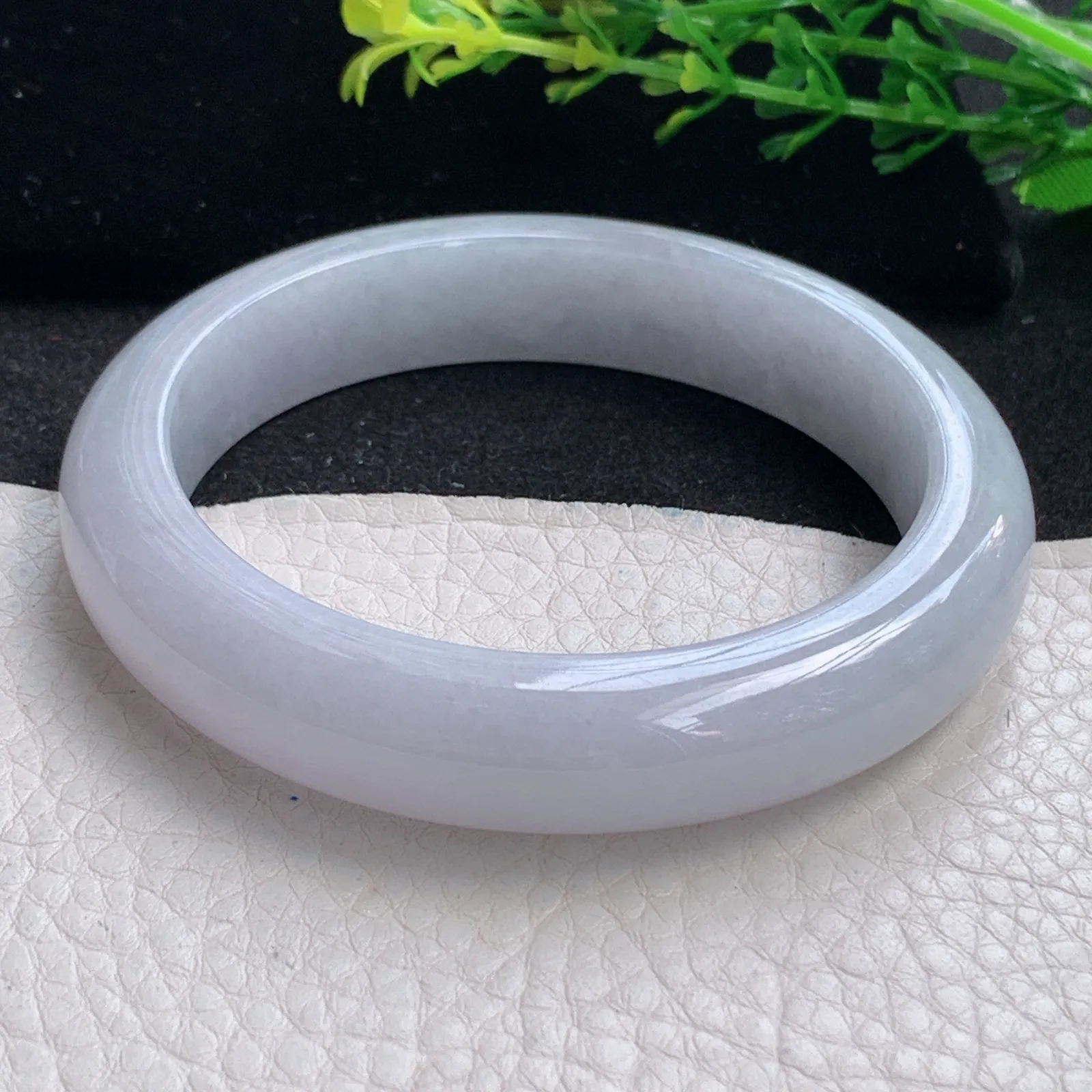 hy自然光57*12.8*8.6平安镯 缅甸翡翠a货淡紫底宽边玉手镯 玉手环