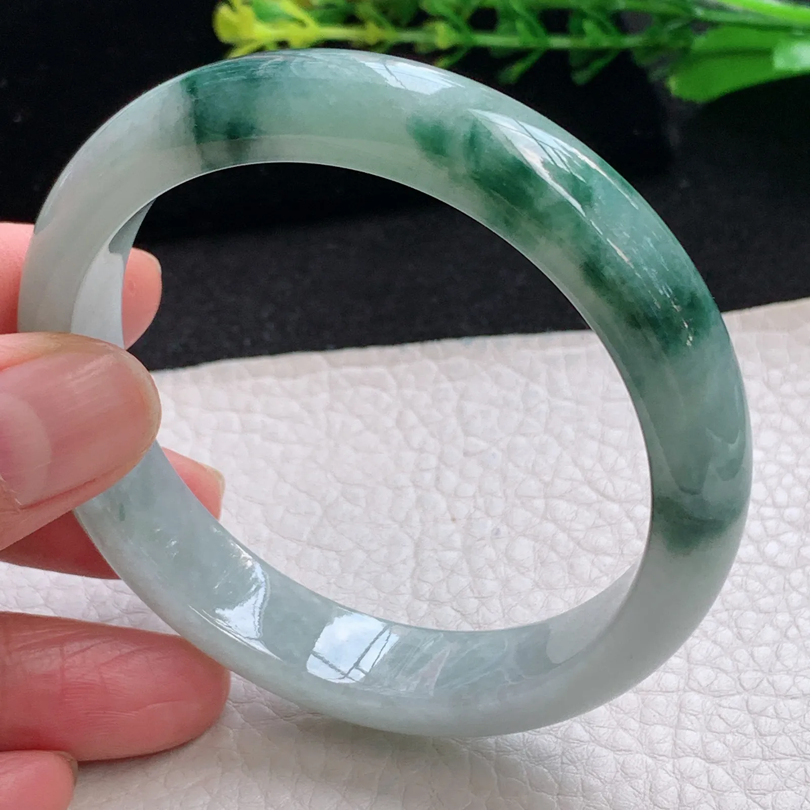 js自然光57*12*7.8平安镯 缅甸翡翠a货秀美飘花宽边玉手镯 玉手环
