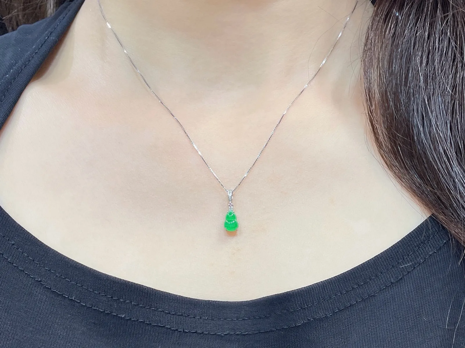 万能扣 阳绿 葫芦 

18k金镶嵌