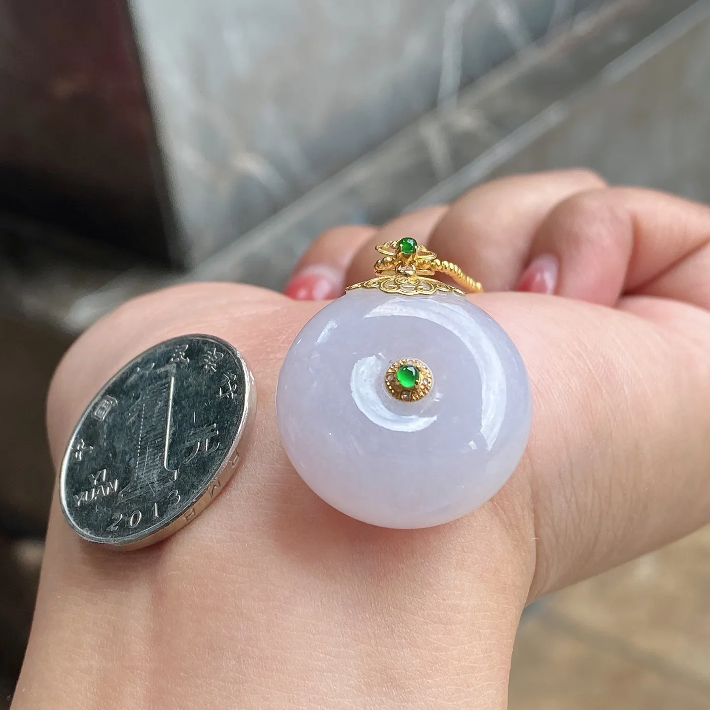 冰糯种春色平安扣吊坠 尺寸31.1-24-11.4毫米