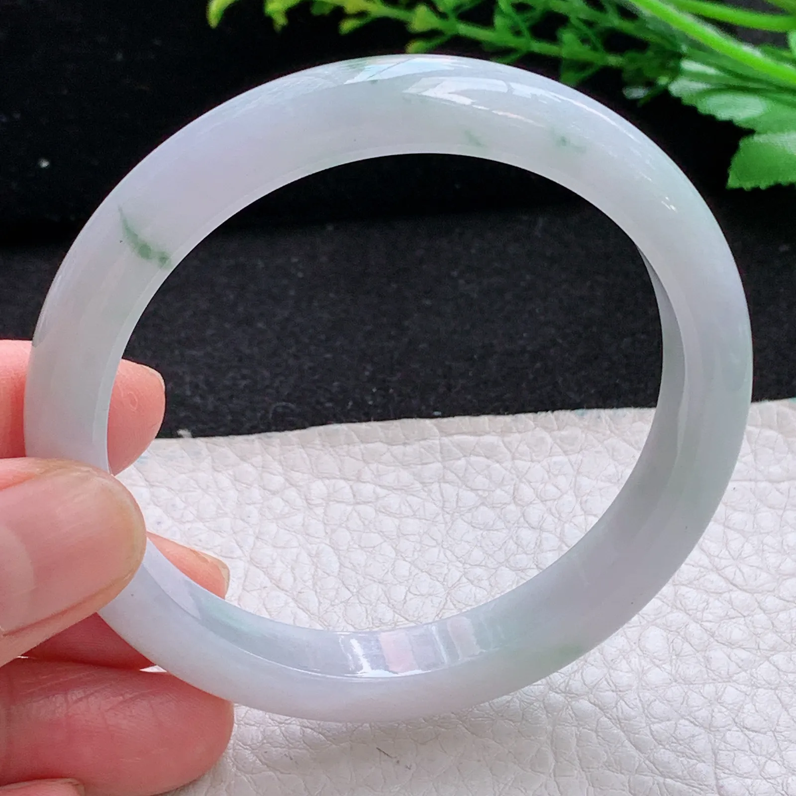 yw5自然光57.5*10.5*7.5平安镯 天然缅甸翡翠a货飘花秀气宽边玉手镯 玉手环