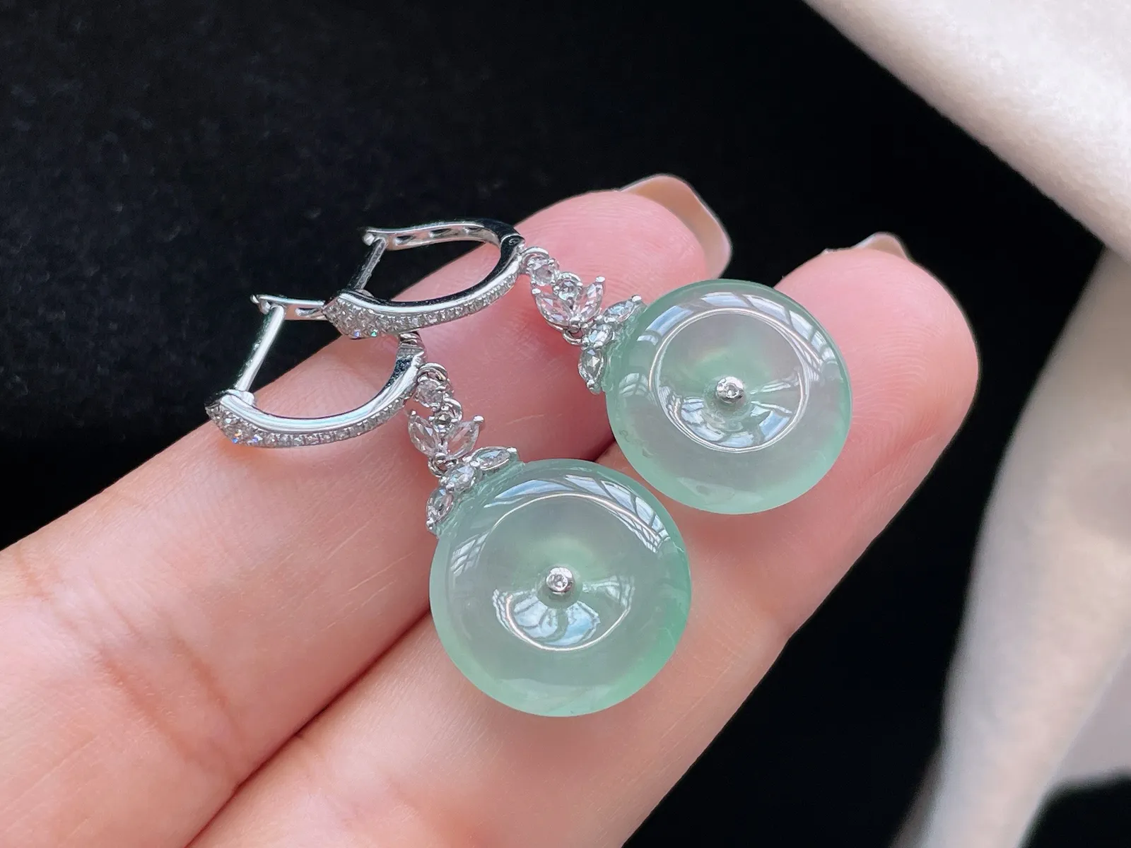 18K 冰种晴水·平安扣耳坠

整35.8-14.6-4.3