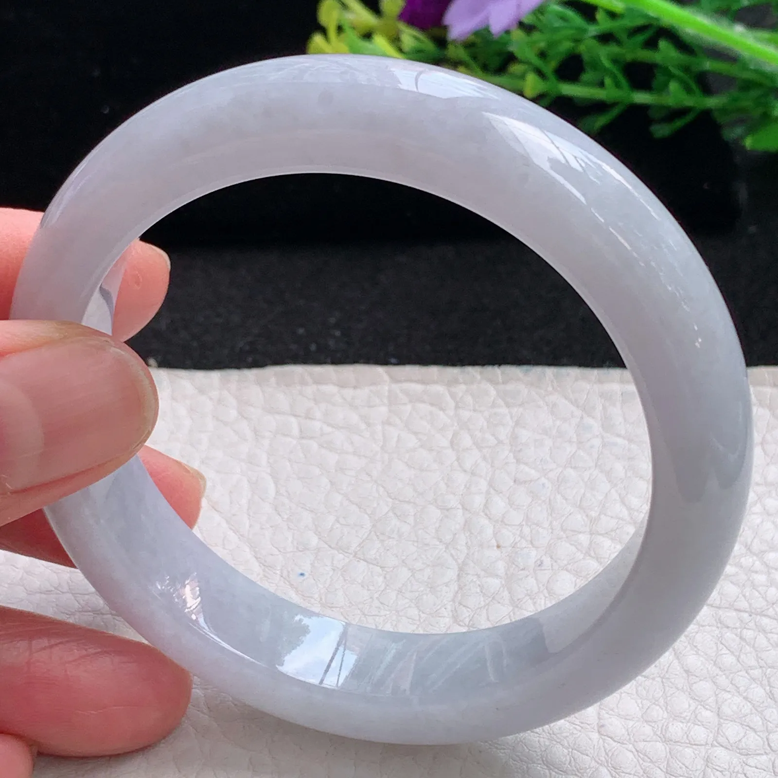 hy自然光57*12.8*8.6平安镯 缅甸翡翠a货淡紫底宽边玉手镯 玉手环