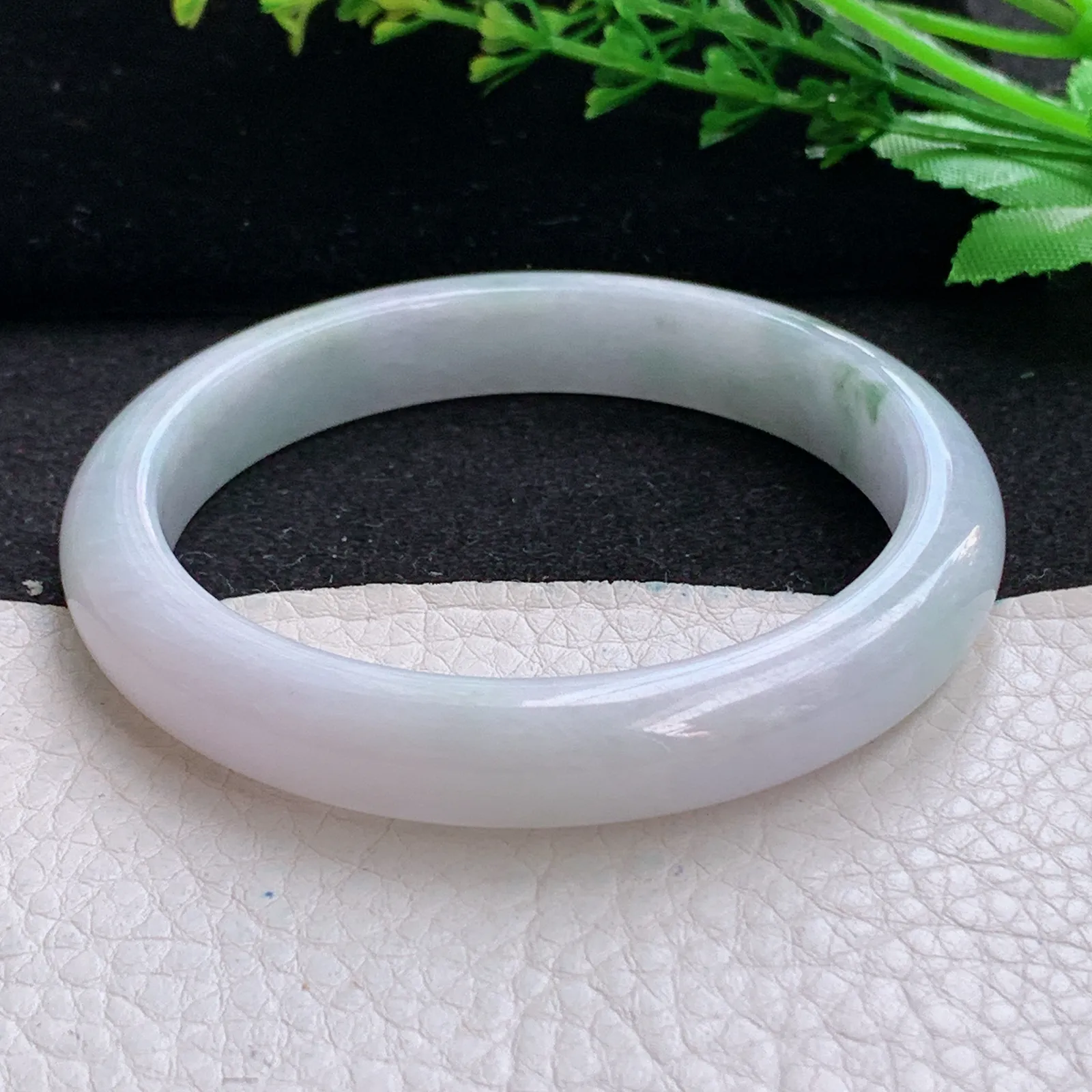 yw5自然光57.5*10.5*7.5平安镯 天然缅甸翡翠a货飘花秀气宽边玉手镯 玉手环