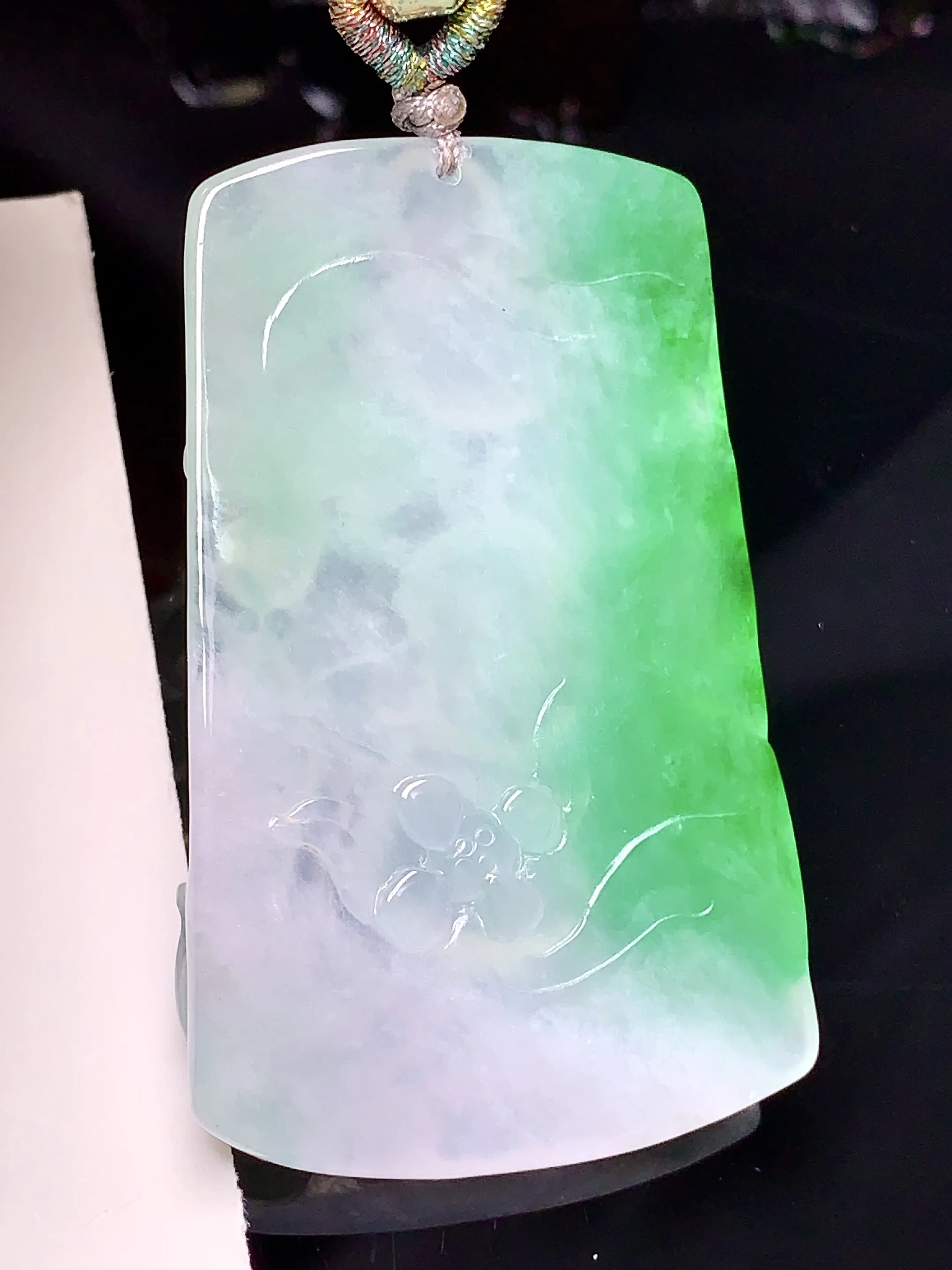 飘绿多仔多福佛公吊坠 玉质细腻 色泽清新艳丽 整体尺寸51*31.8*7.6