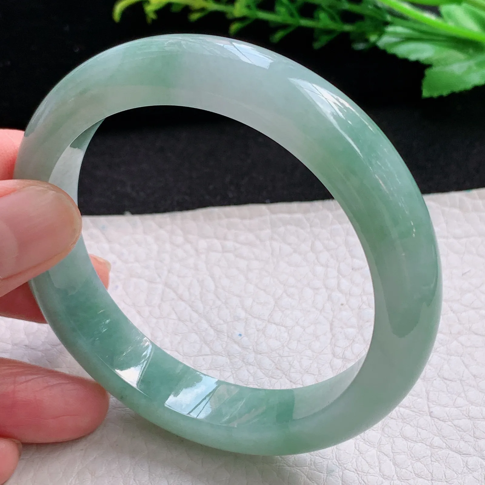 yw5自然光58.5*12.6*8.8平安镯 天然缅甸翡翠a货清新宽边玉手镯 玉手环