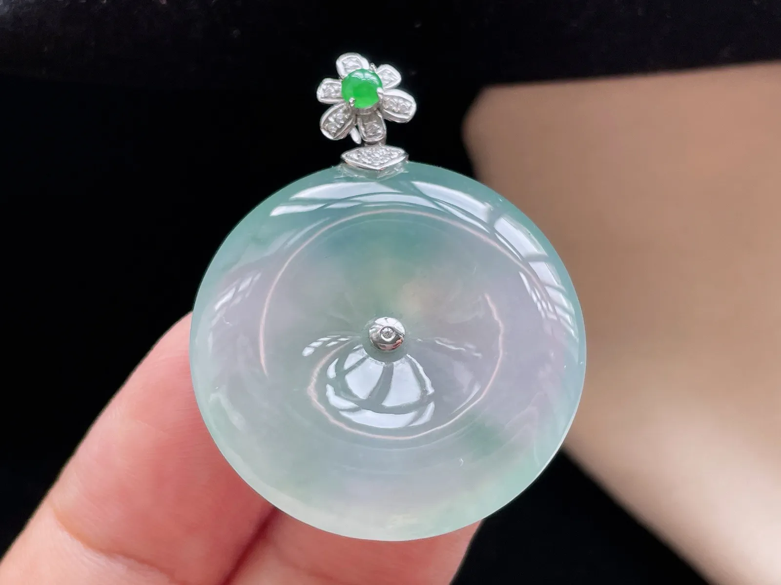 18K 冰种飘花·平安扣

整37.1-28.6-5.9