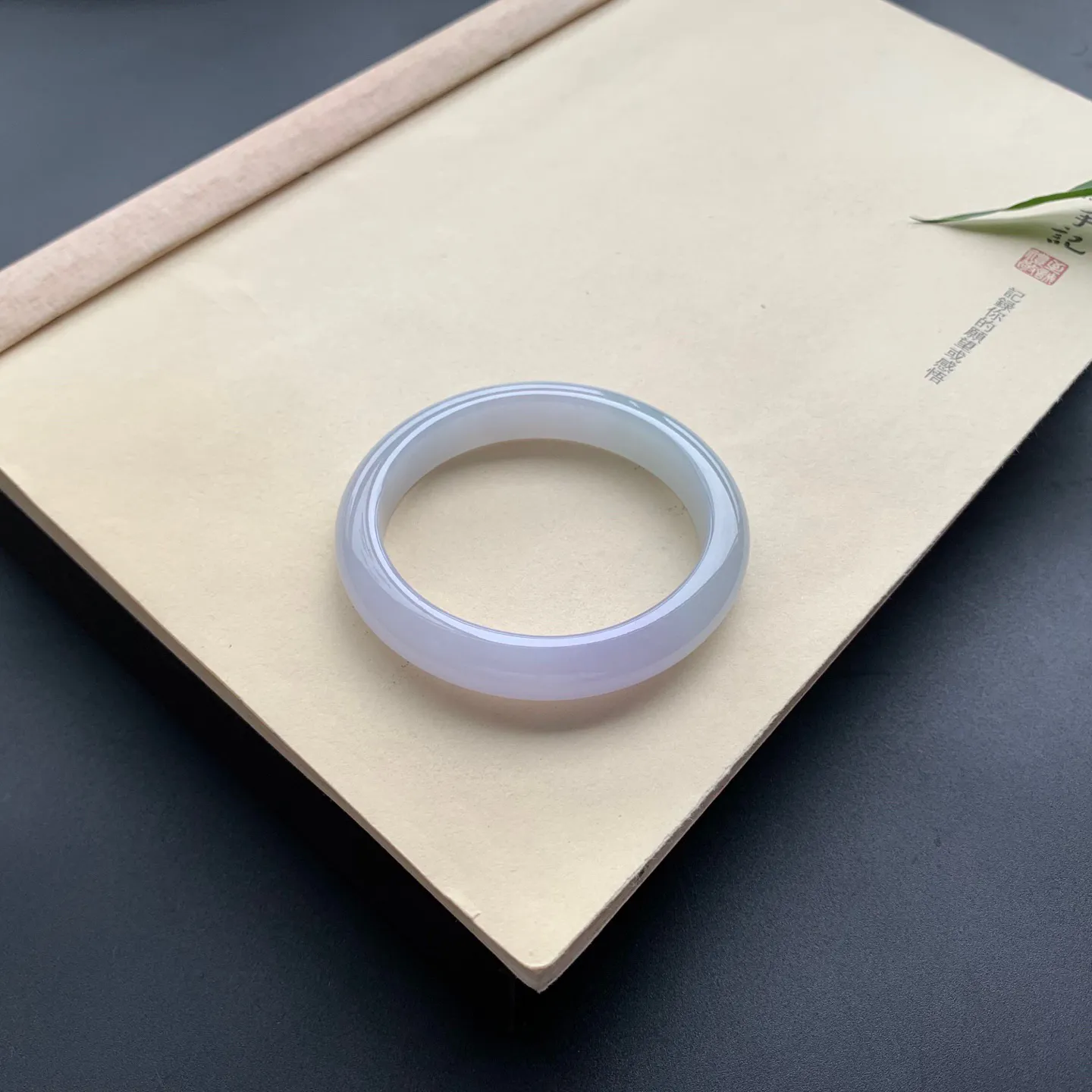 55.3圈口紫罗兰贵妃手镯 尺寸：55.3-50.5-11.2-7.8，无纹裂，细腻光滑，色泽仙美