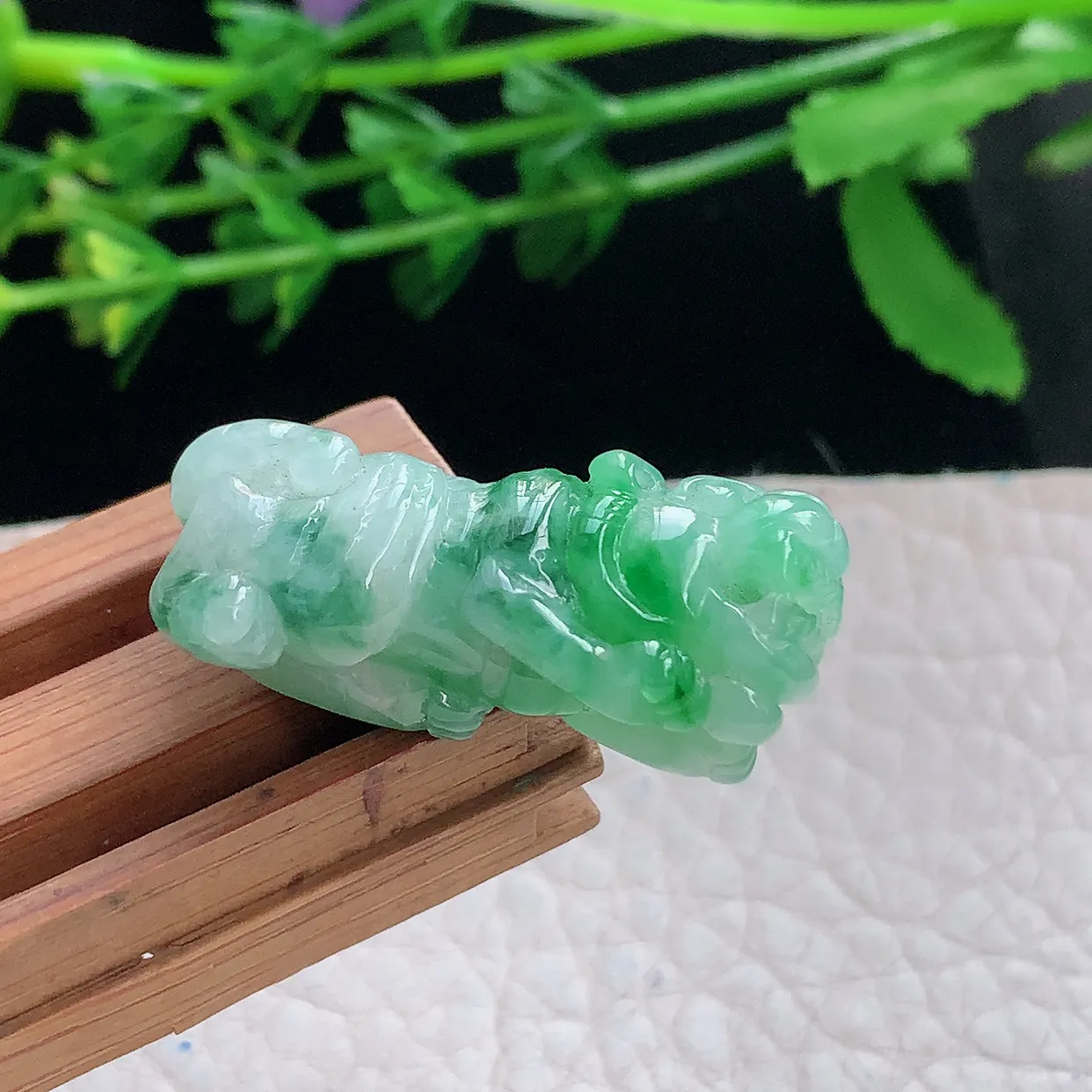 yl实拍31.8*12.4*12.2缅甸翡翠飘阳绿虎虎生威玉坠立体生肖项坠