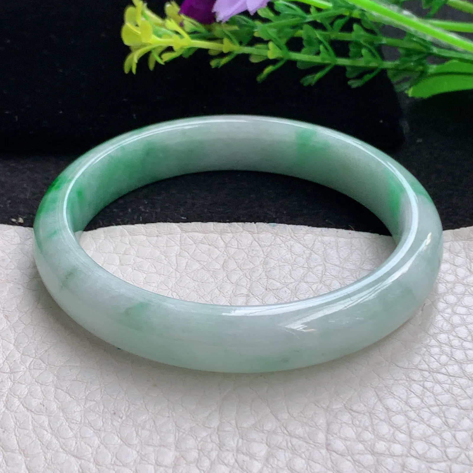 js自然光59*11.5*7.6平安镯 缅甸翡翠a货飘阳绿宽边玉手镯 玉手环