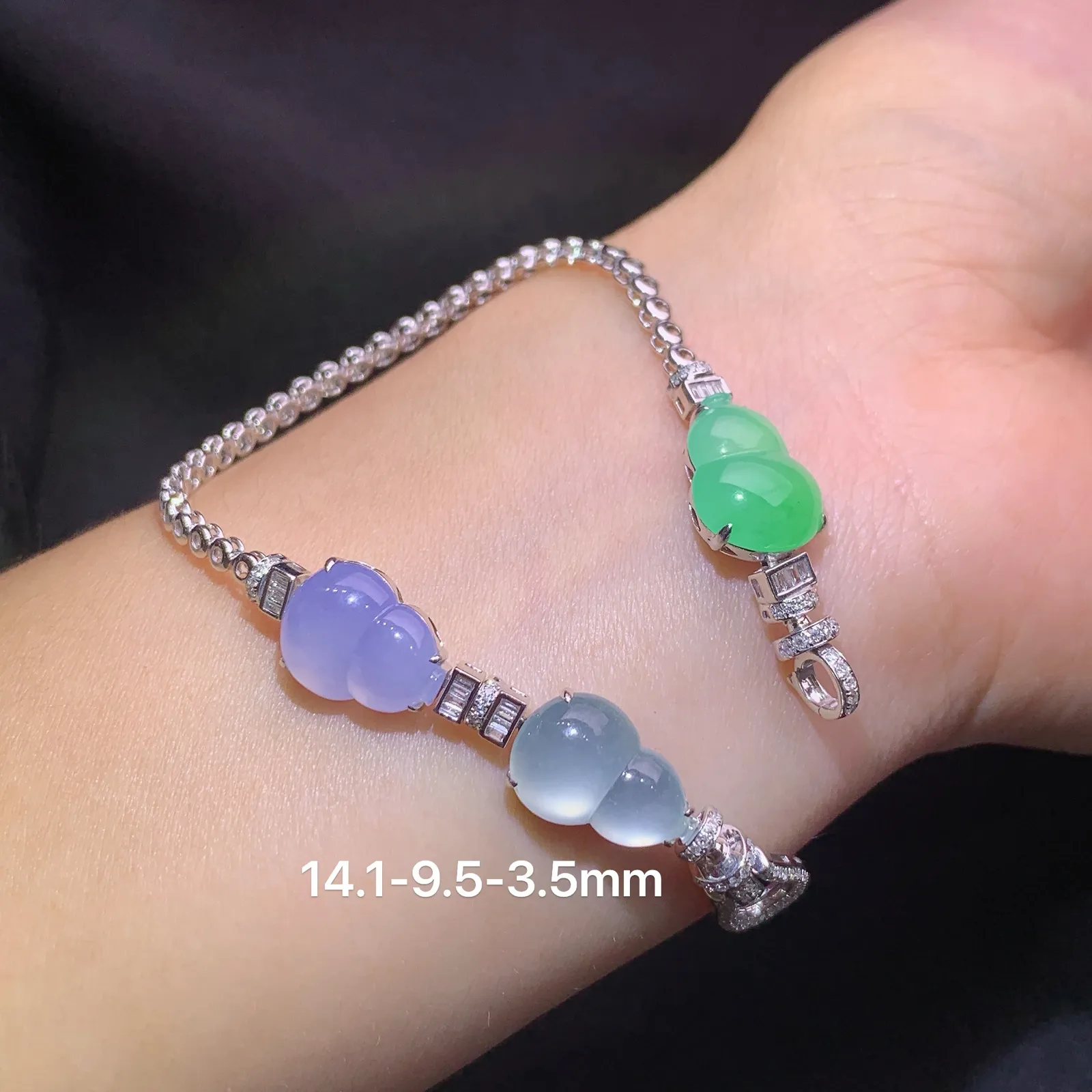 冰种三彩葫芦手链，18k金镶嵌，款式精美，冰润色阳，种水足 尺寸14.1*9.5*3.5