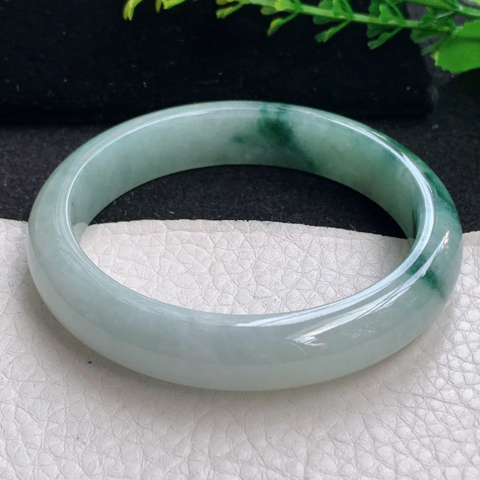 js自然光57*12*7.8平安镯 缅甸翡翠a货秀美飘花宽边玉手镯 玉手环