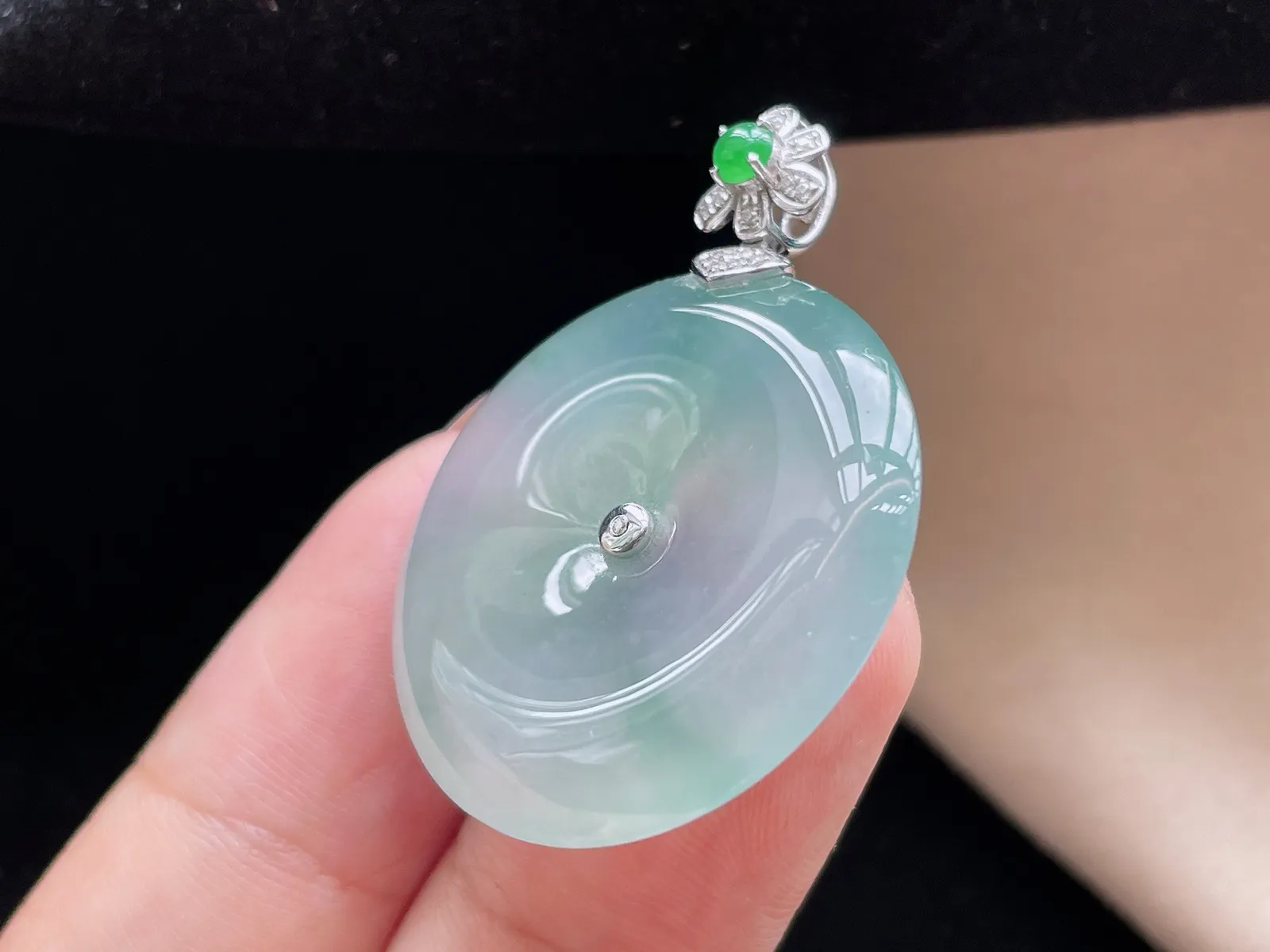 18K 冰种飘花·平安扣

整37.1-28.6-5.9