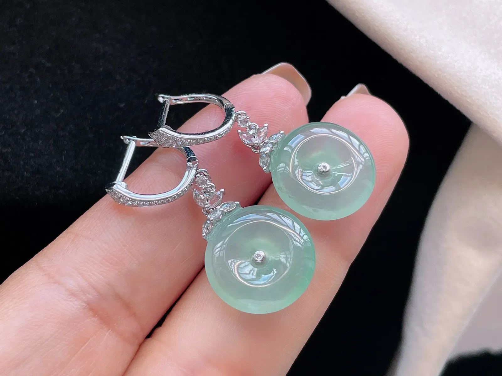 18K 冰种晴水·平安扣耳坠

整35.8-14.6-4.3