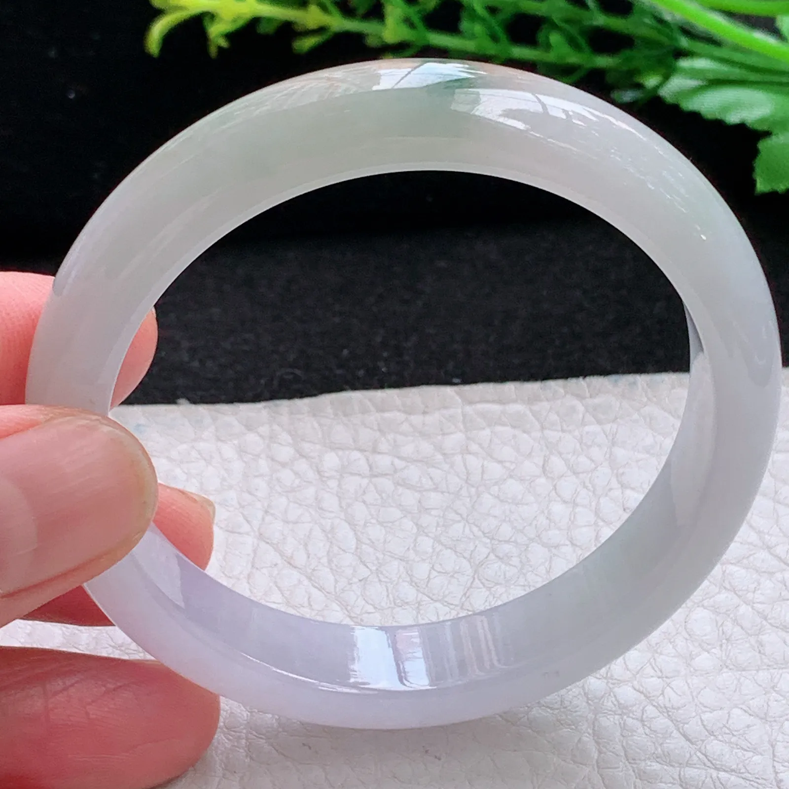 yw5自然光54*12*7.5平安镯 特色缅甸翡翠a货飘花秀气宽边玉手镯 玉手环