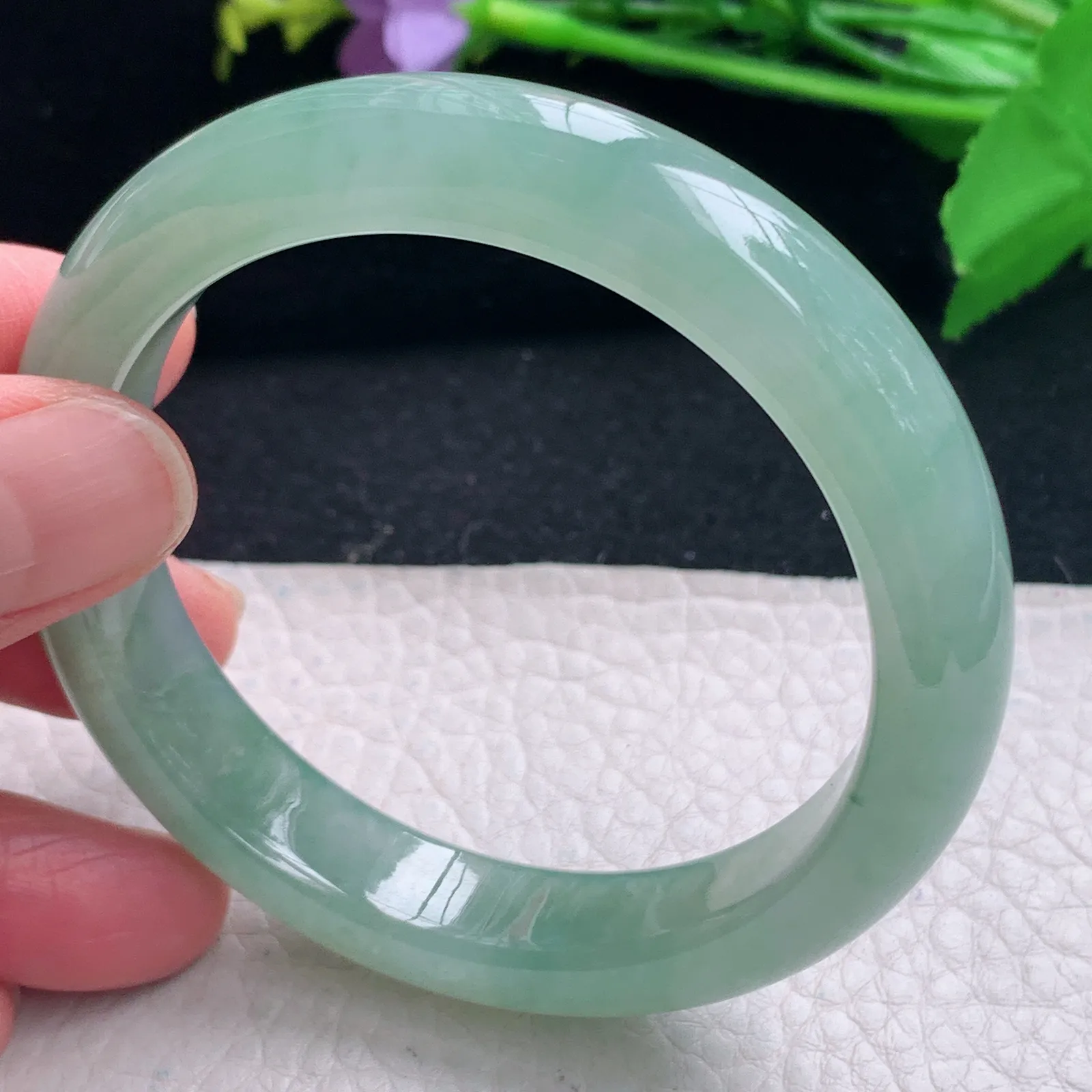 r自然光53*12*8.2平安镯 缅甸翡翠a货冰绿宽边玉手镯 玉手环