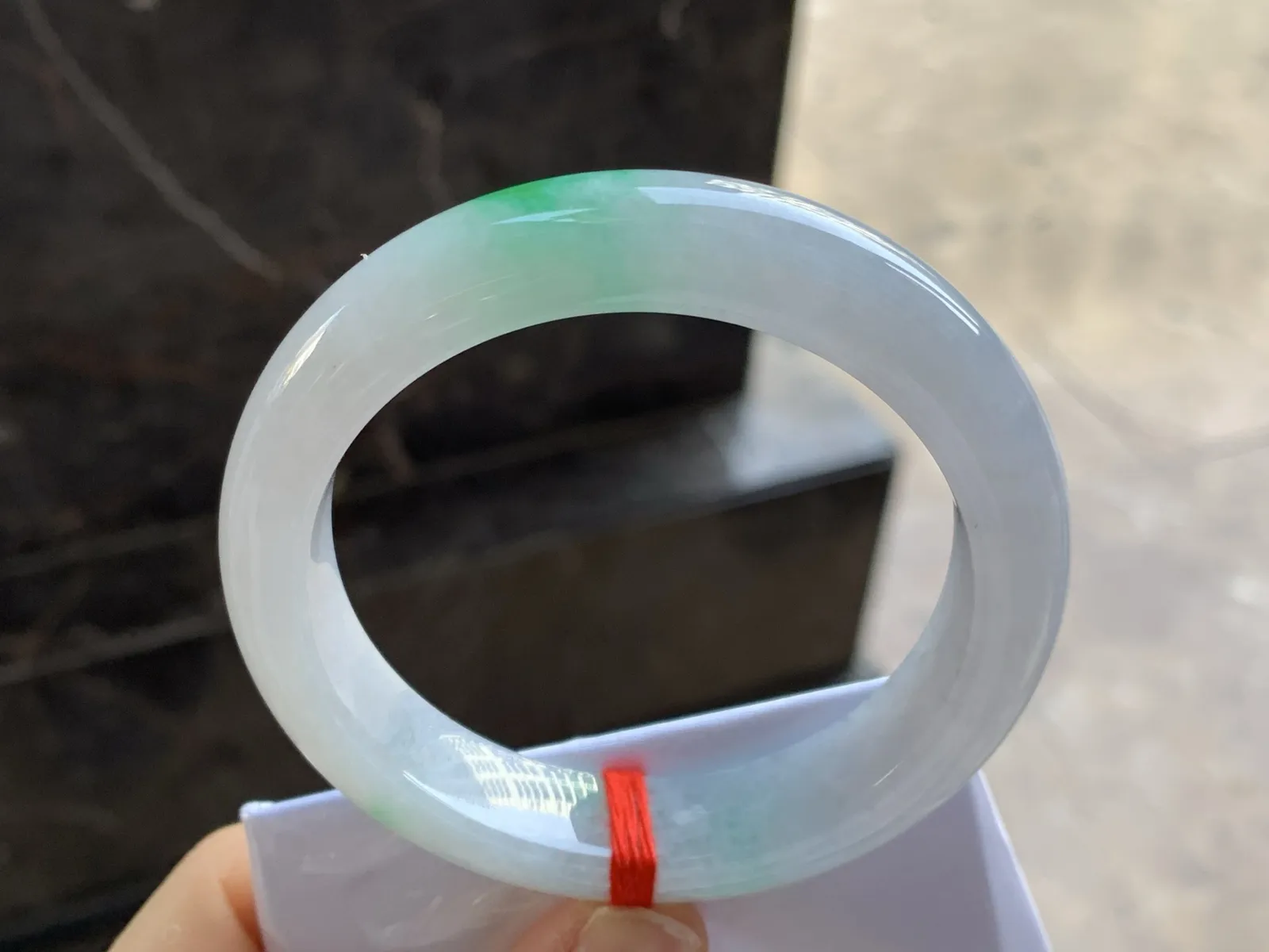 56.5-13-9.4

阳绿色手镯^_^
肉质细腻干净～绿色浓