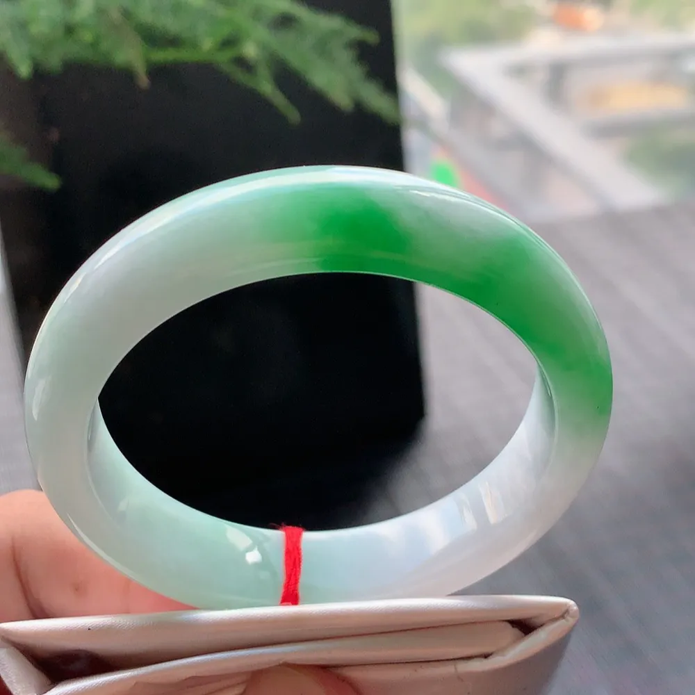 正圈冰糯阳绿 无瑕 尺寸:54.5/12.7/8 色好🥰🥰