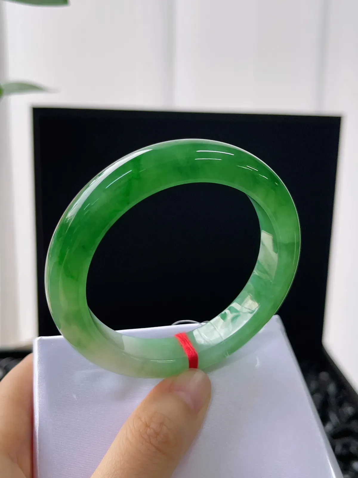 正圈54圈口，翡翠冰糯种绿色手镯