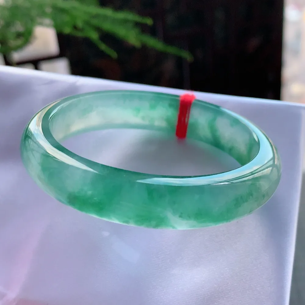 贵妃冰玻飘花 无瑕 尺寸:52.6/44.2/12.1 花美 种水好🥰🥰