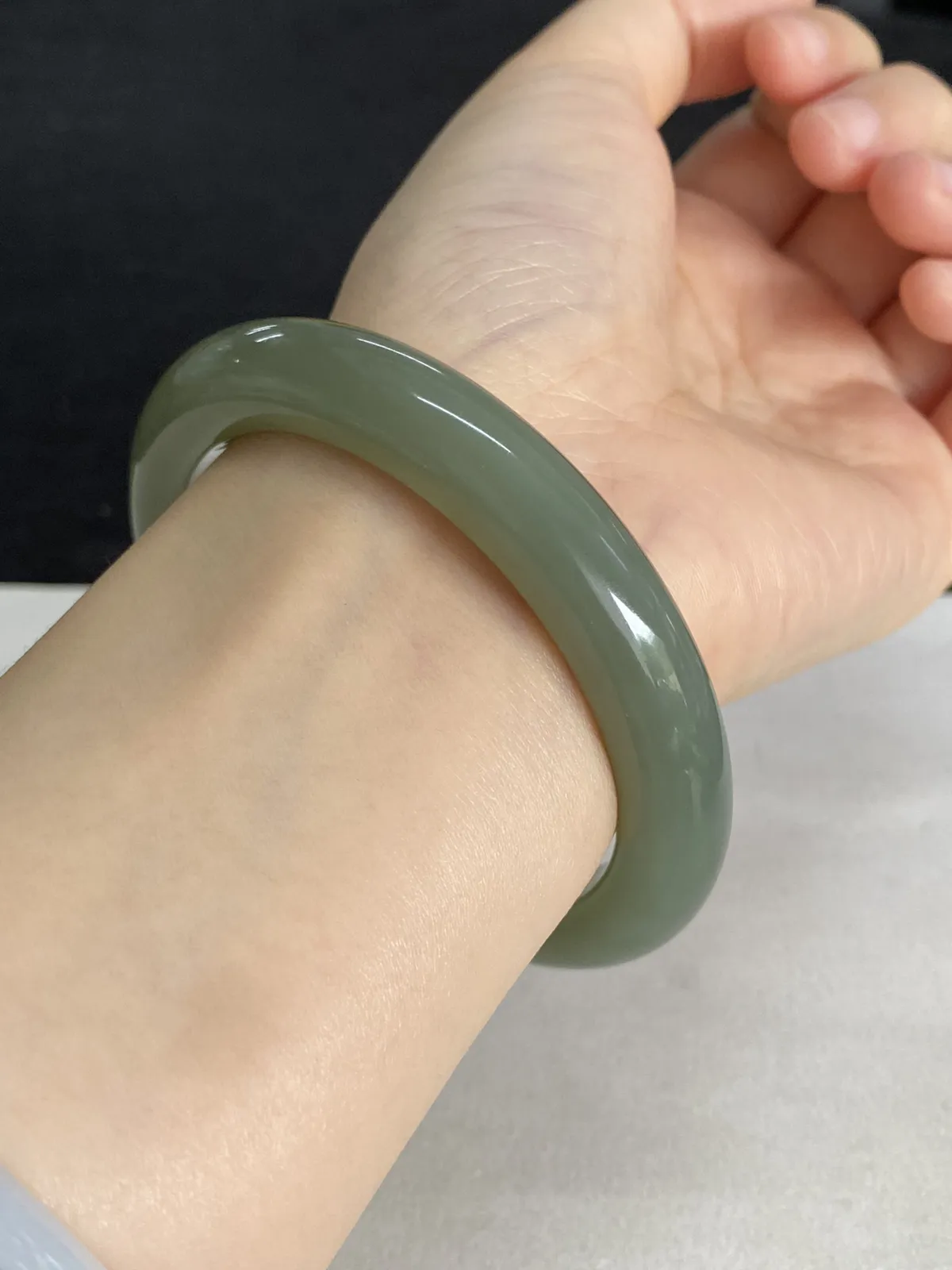 正圈59.2圈口，和田玉手镯