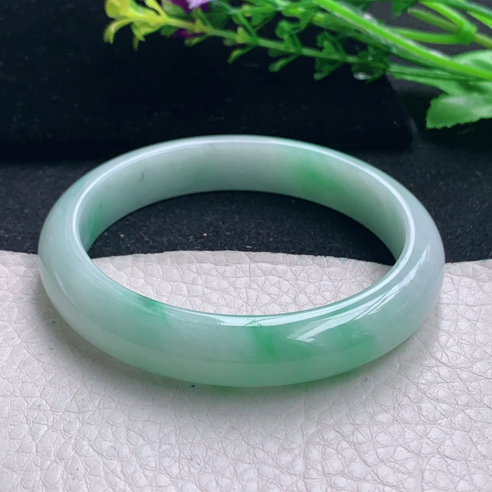 ss自然光58*11.6*7.5平安镯 缅甸翡翠a货飘绿秀气宽边玉手镯 玉手环