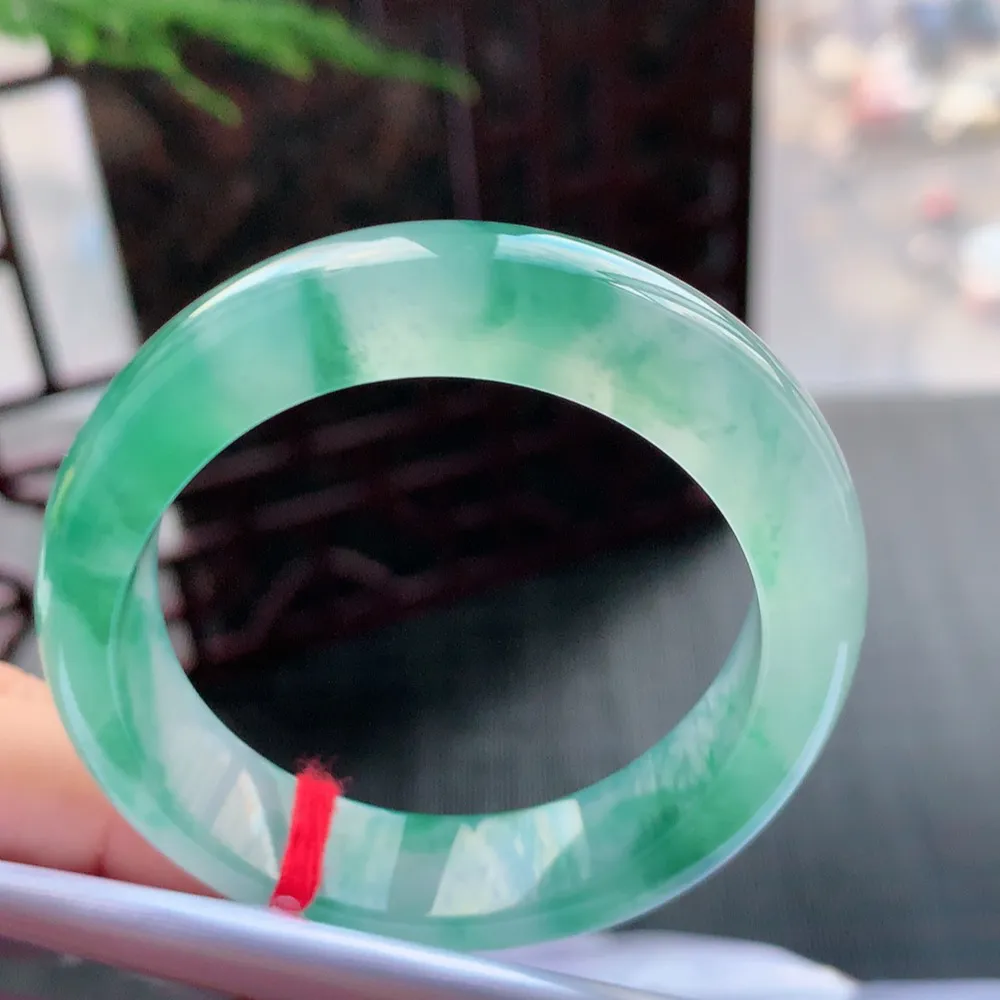 贵妃冰玻飘花 无瑕 尺寸:52.6/44.2/12.1 花美 种水好🥰🥰