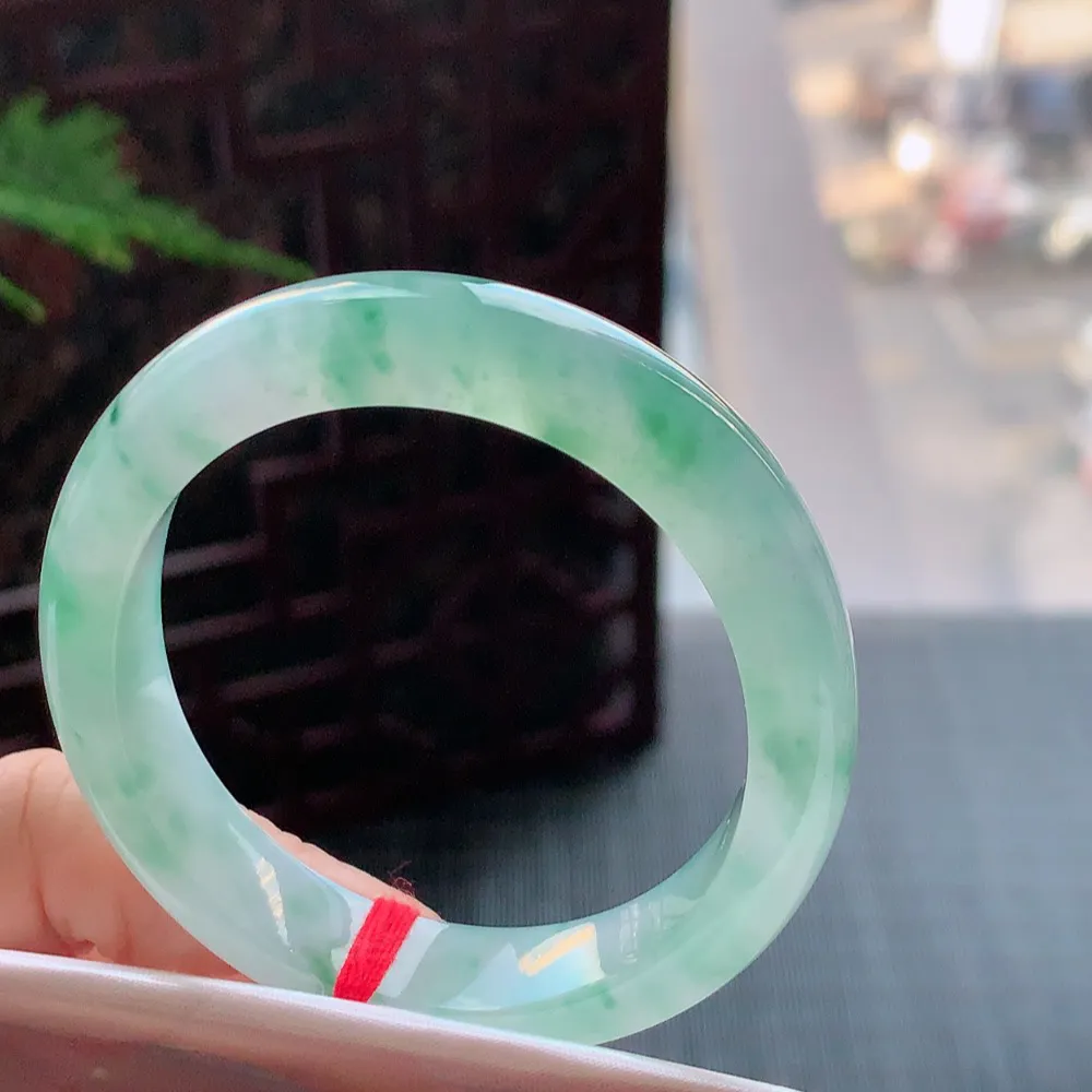 贵妃高冰飘花 无瑕 尺寸:53.7/46.5/10.6 花美 种水好