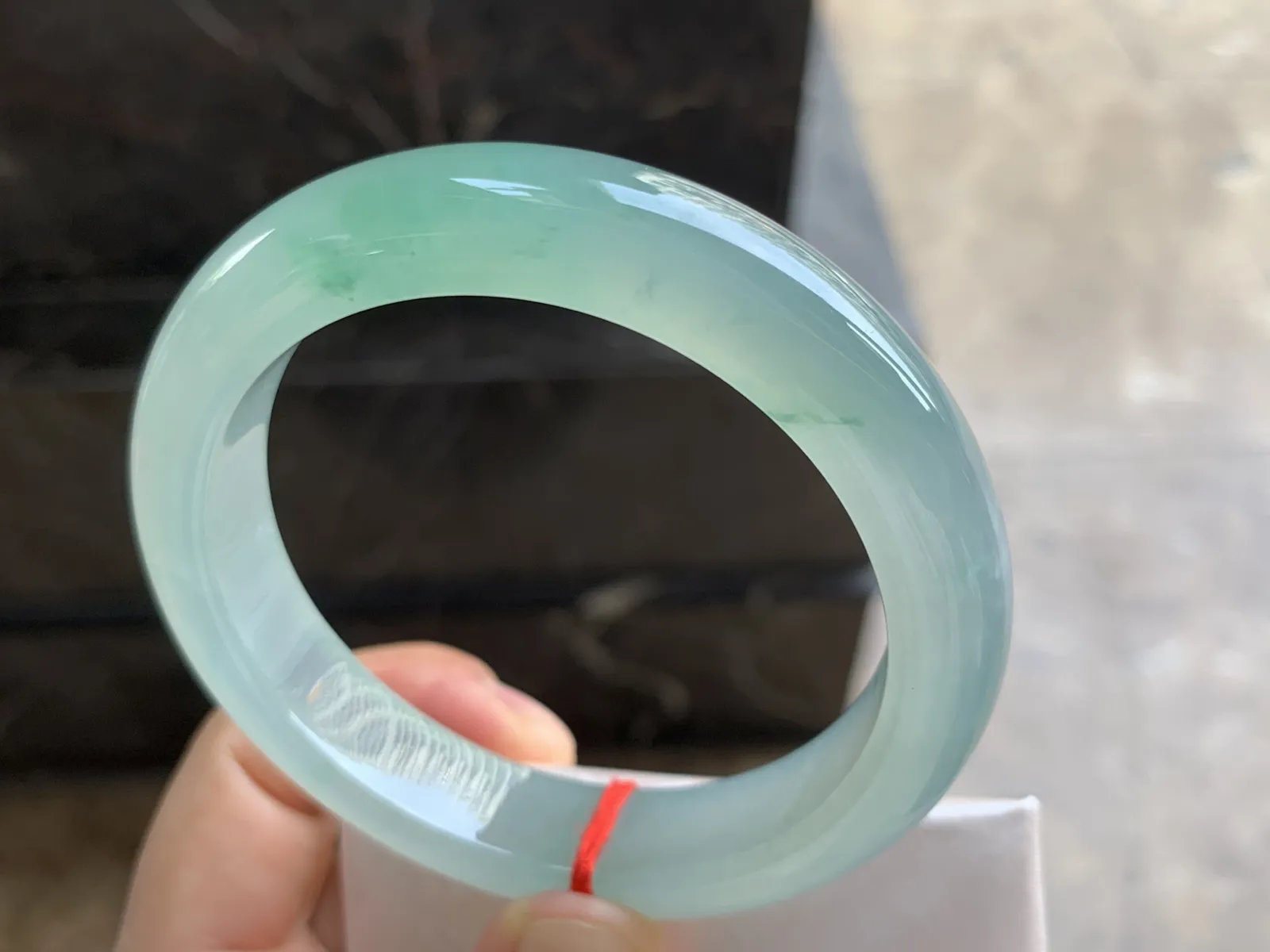 60.5-13.2-9.2mm
冰种晴水飘花手镯 冰透莹润 清新