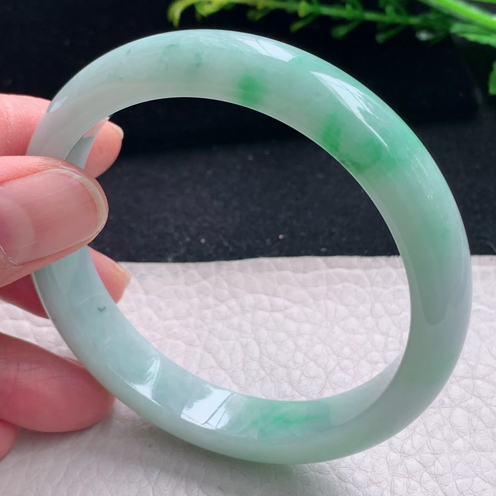 ss自然光58*11.6*7.5平安镯 缅甸翡翠a货飘绿秀气宽边玉手镯 玉手环