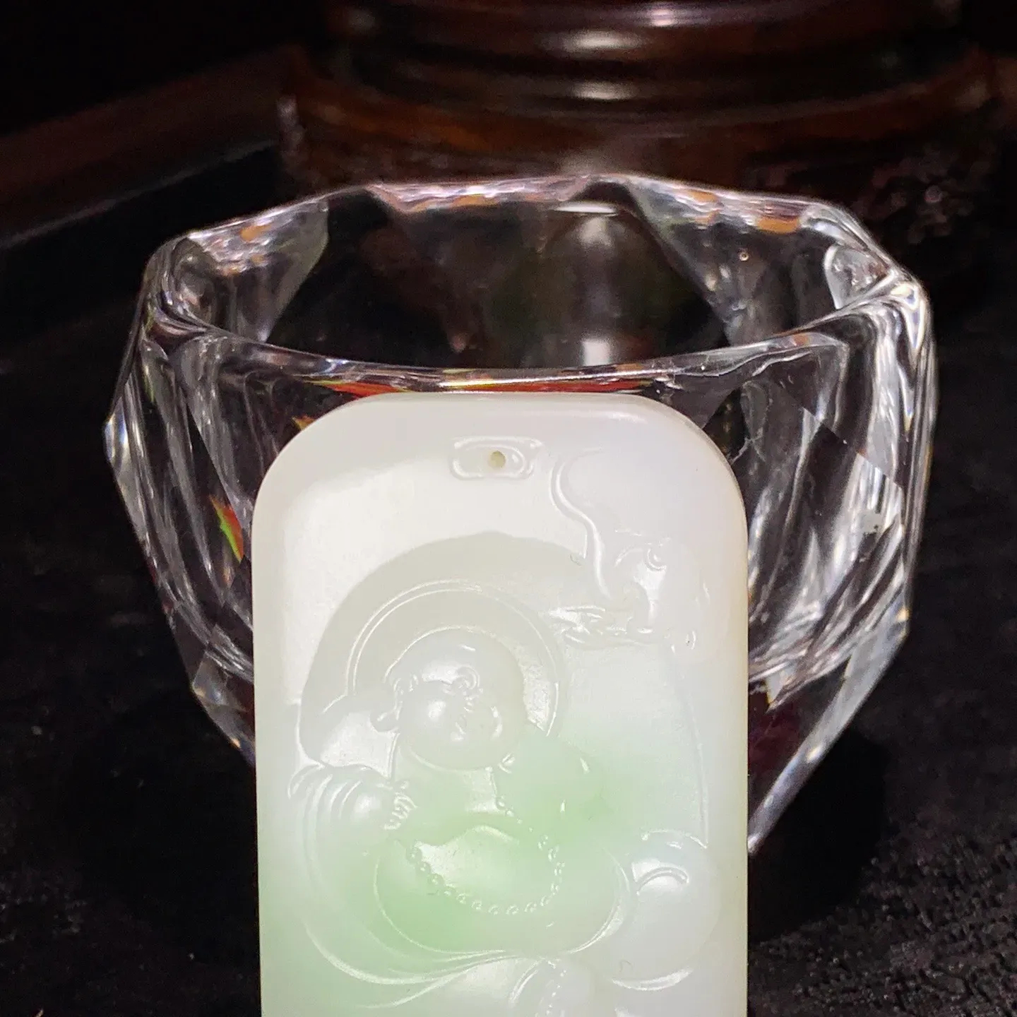 和田玉白玉羊脂白翠青佛引福来挂件。尺寸50/32/12重40.5克。白度一级。无裂无杂玉质细腻油润。手推出油。佩戴高端典雅。lt251111