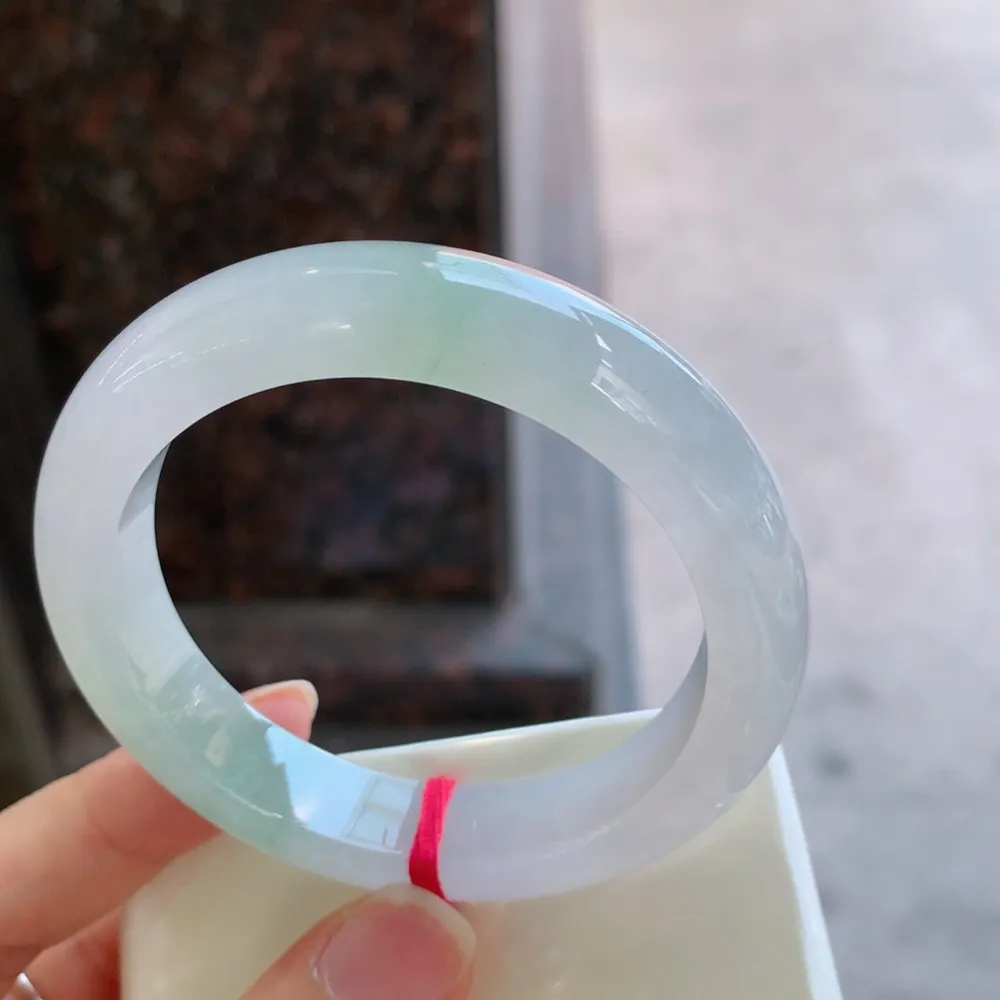 正圈高冰绿 无瑕 尺寸:51.8/10.3/7.3 种色兼备