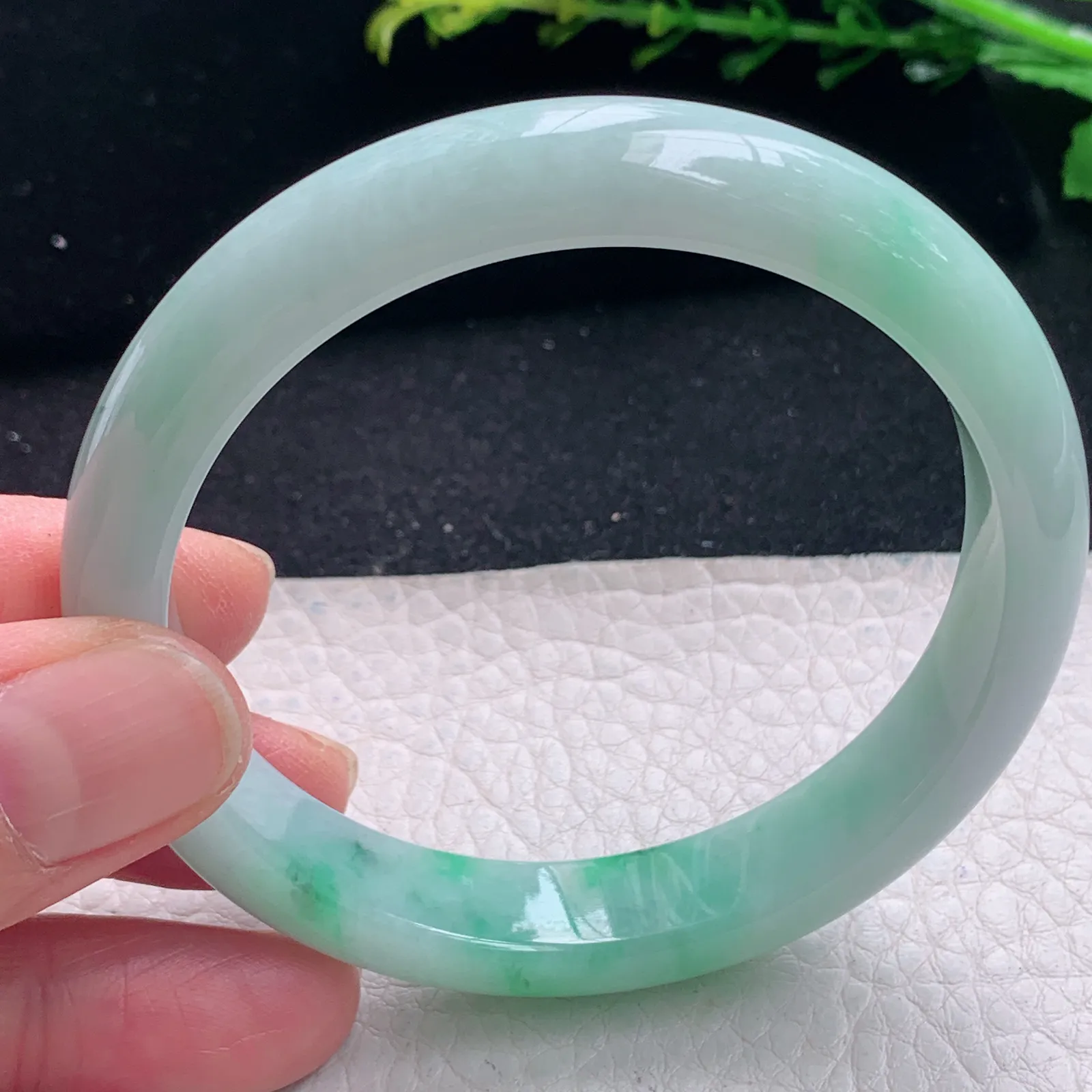 ss自然光58*11.6*7.5平安镯 缅甸翡翠a货飘绿秀气宽边玉手镯 玉手环