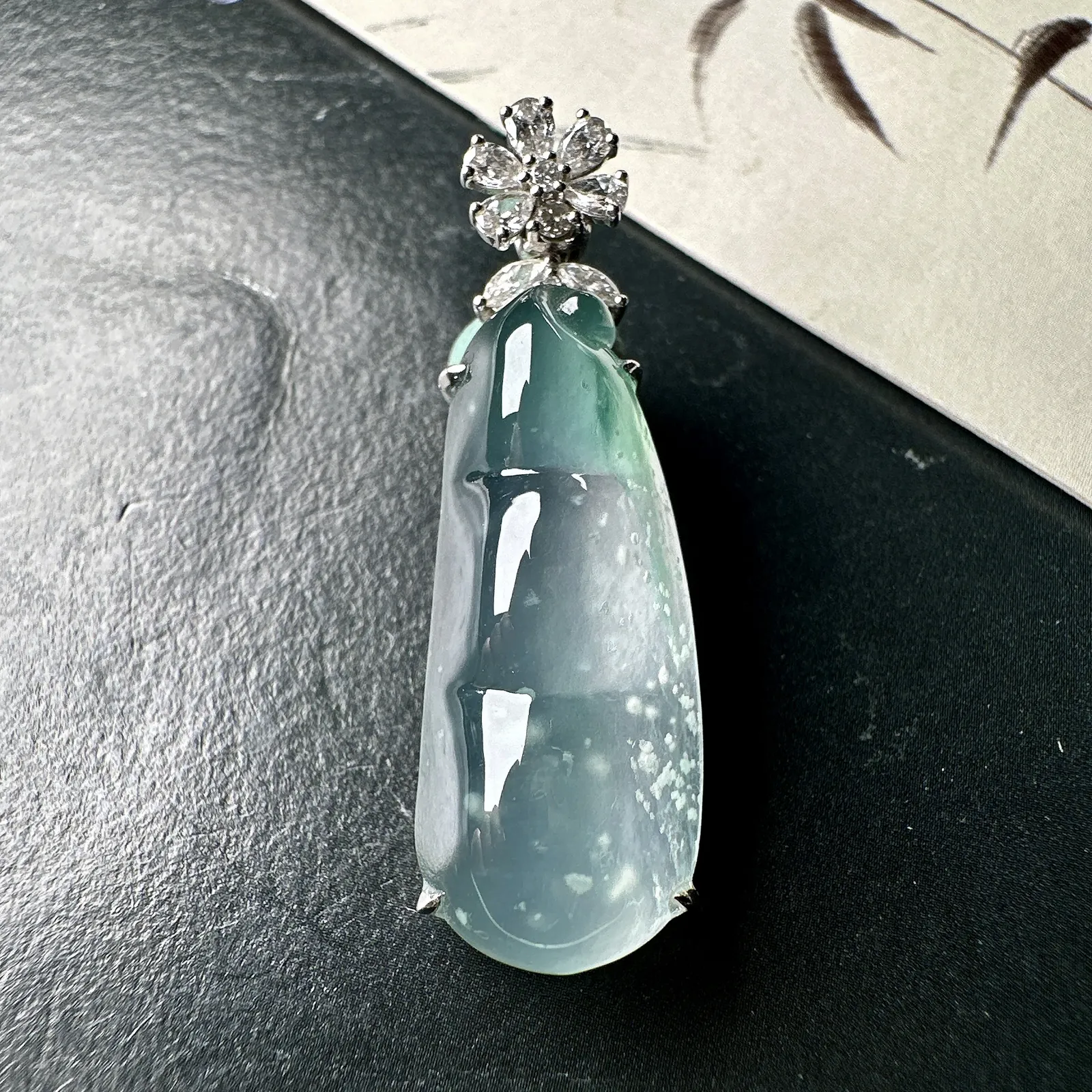 【冰种飘花福豆吊坠】老坑雪花棉，种地上乘，冰感十足，通透起光，饱满圆润，收藏品质，18k金钻镶嵌，裸