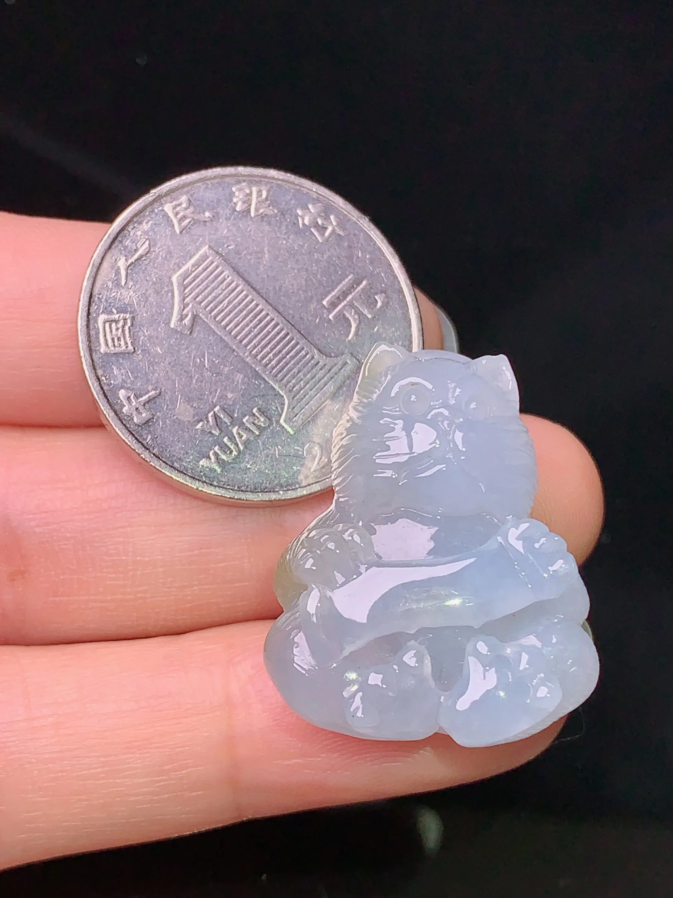 招财猫吊坠 玉质细腻 色泽清新艳丽 整体尺寸28.2*21.8*11.8