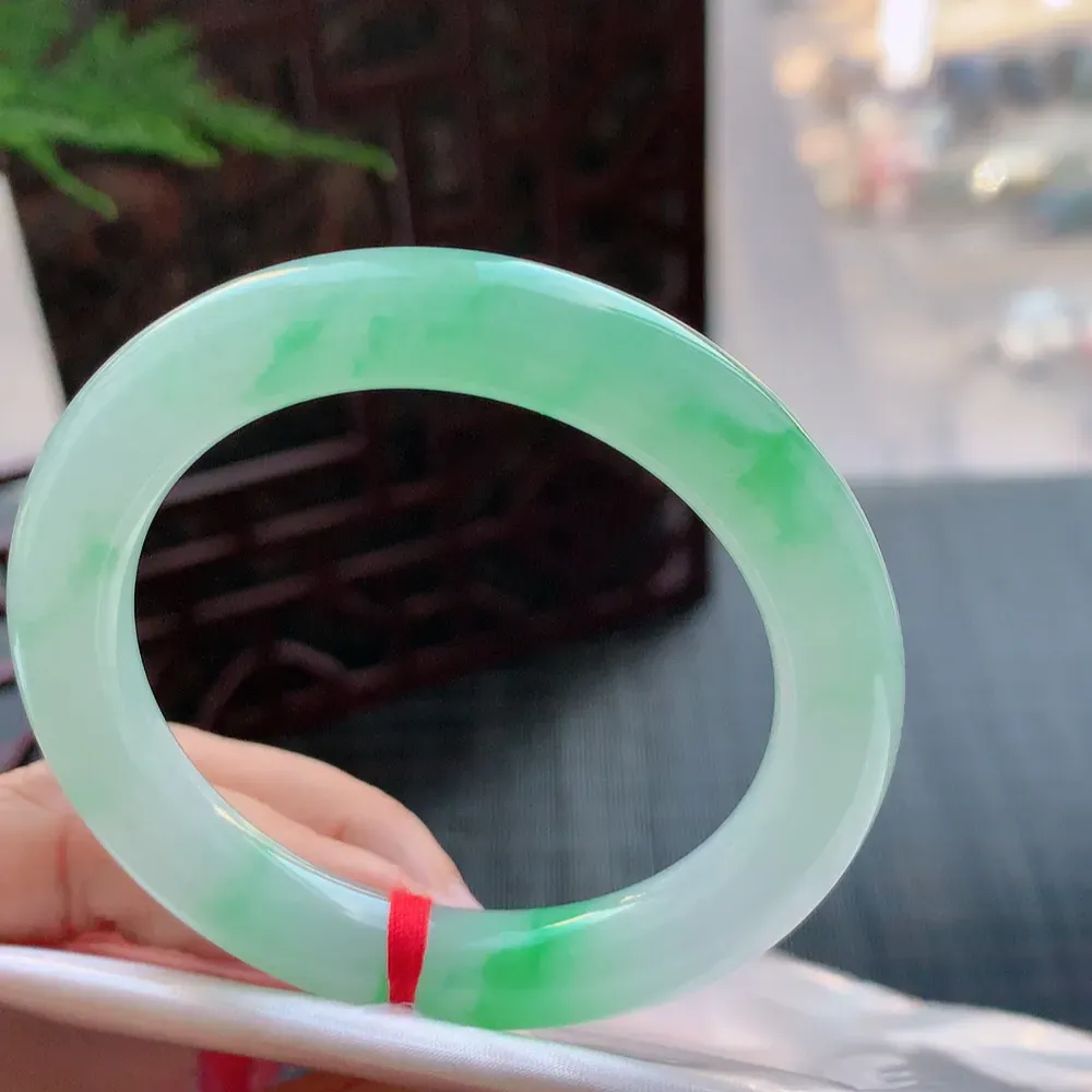 圆条冰阳绿 无瑕 尺寸:51.2/9.9 种色俱佳