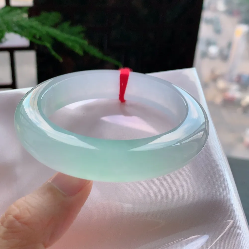 正圈冰玻春彩 无瑕 尺寸:55.3/13/10 种色俱佳