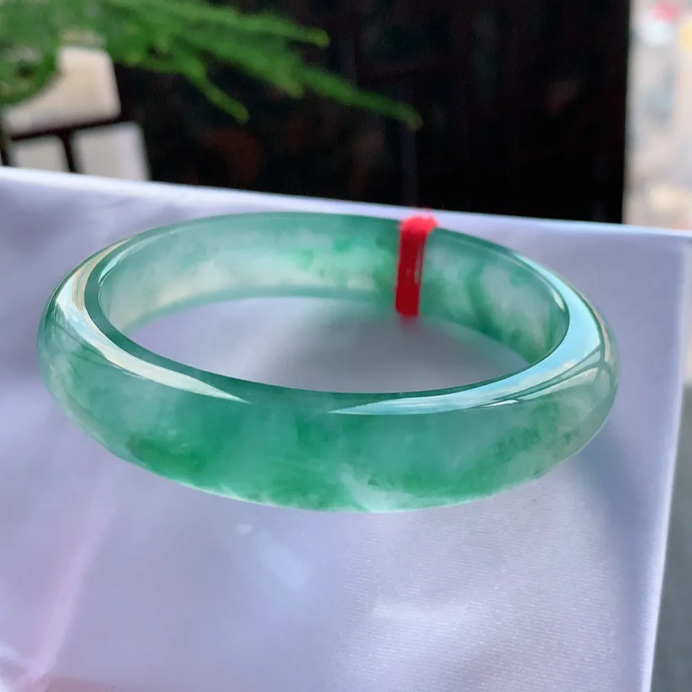 贵妃冰玻飘花 无瑕 尺寸:52.6/44.2/12.1 花美 种水好🥰🥰