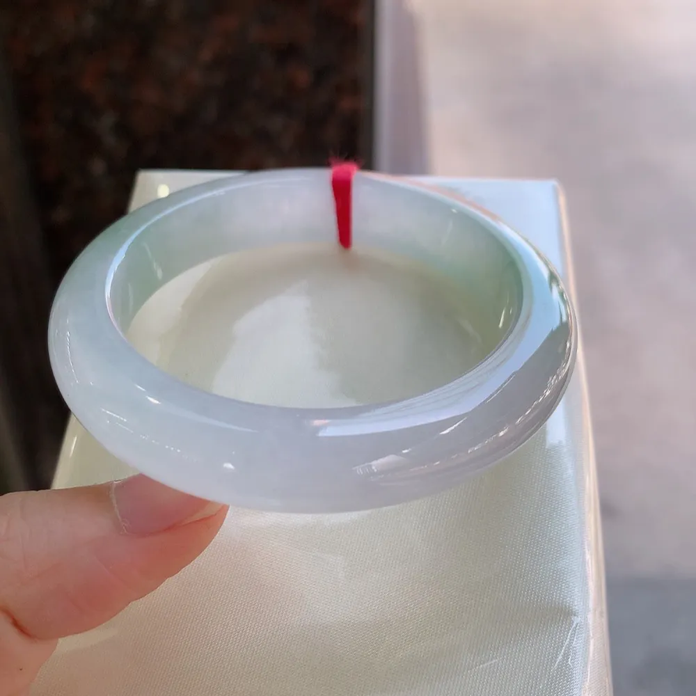 正圈高冰绿 无瑕 尺寸:51.8/10.3/7.3 种色兼备