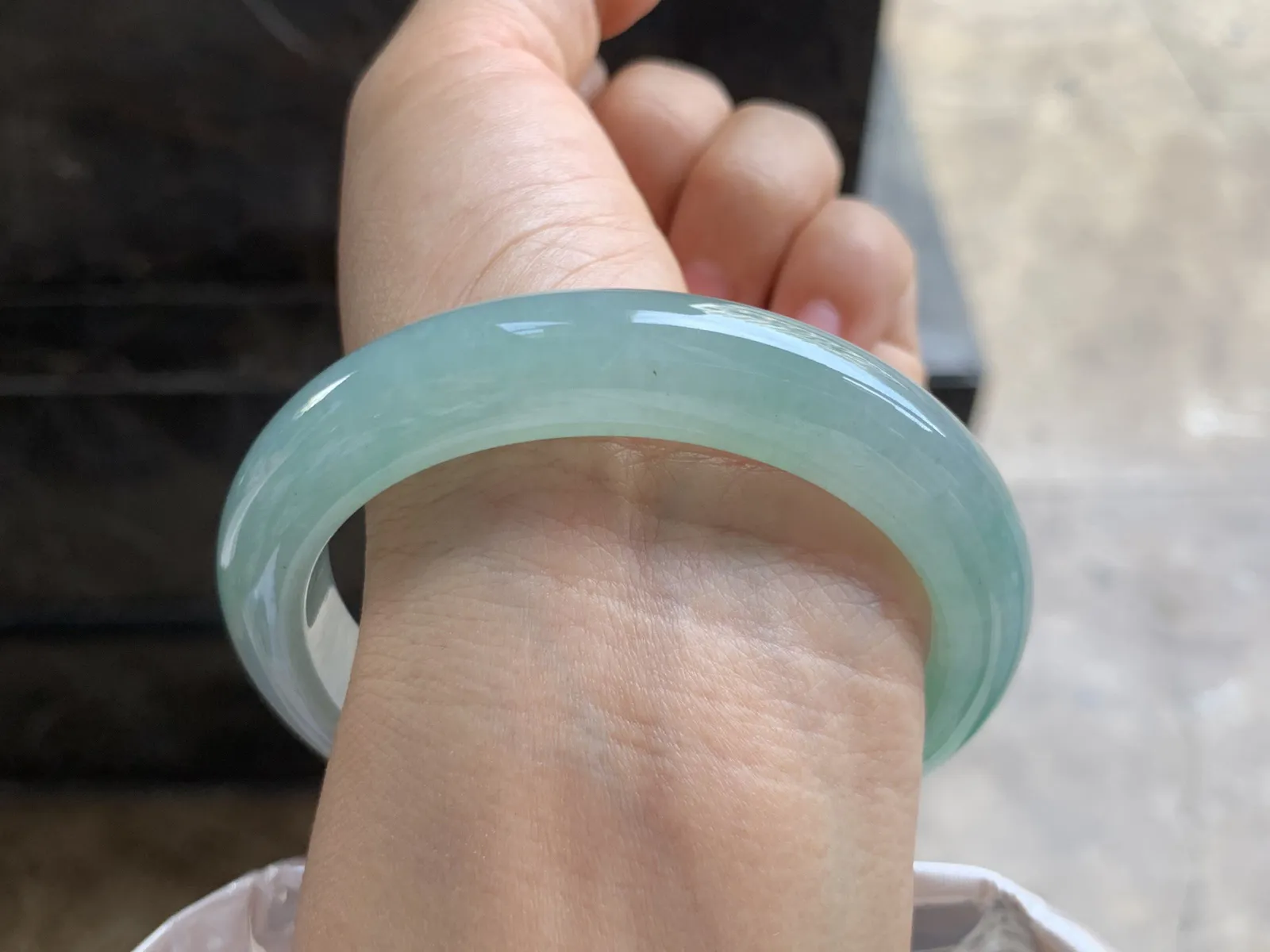 58.5-12-9.3mm
冰种带底色手镯 水润 清新