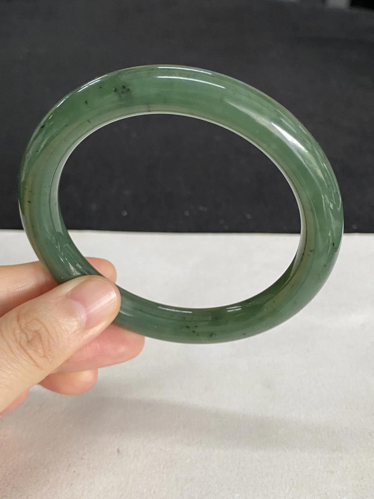 圆镯58.7圈口，和田玉手镯