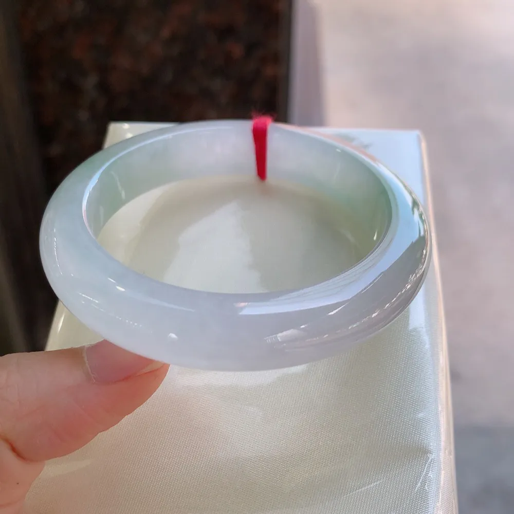 正圈高冰绿 无瑕 尺寸:51.8/10.3/7.3 种色兼备