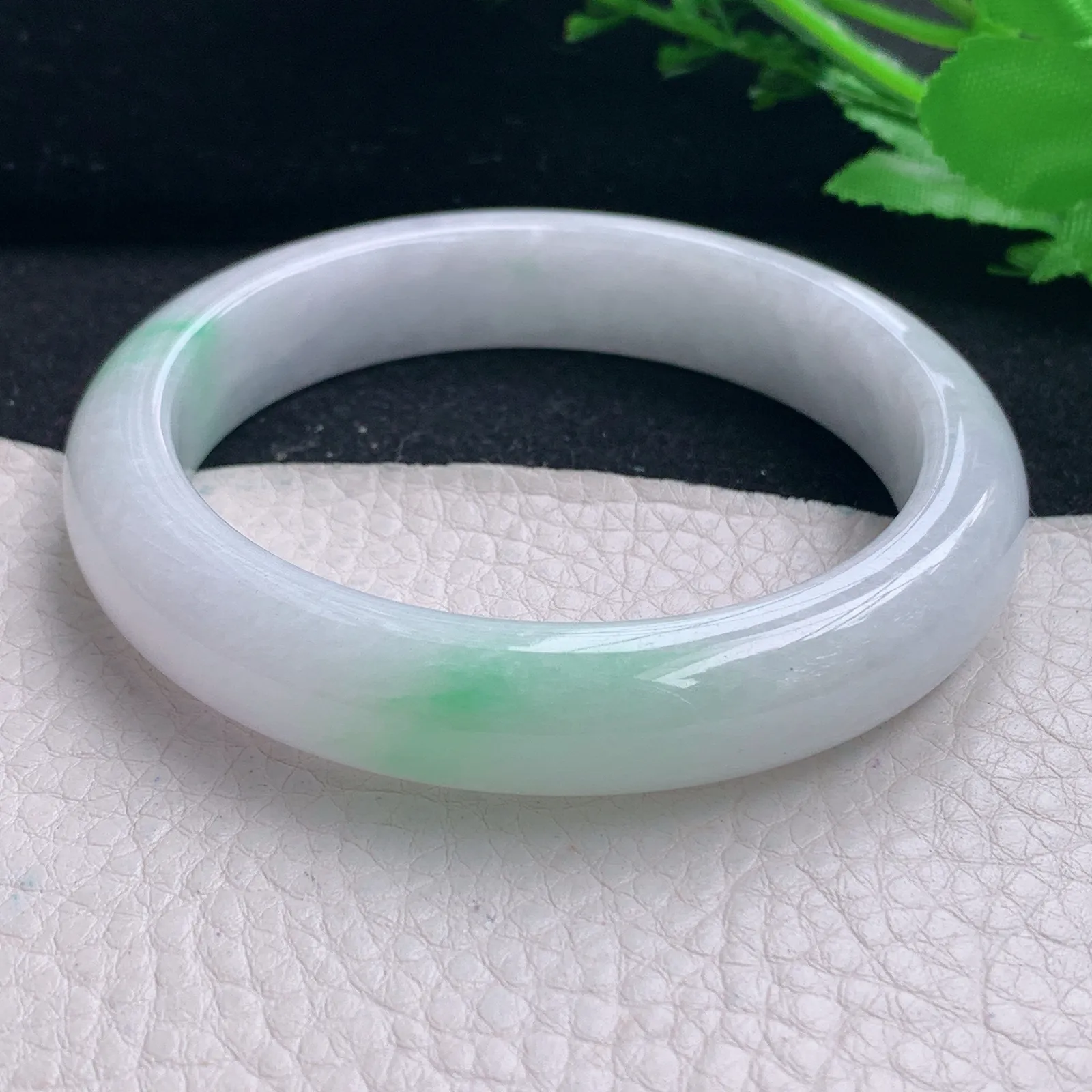 hy大圈口59.5*12.5*8.6平安镯 缅甸翡翠a货飘绿宽边玉手镯 玉手环