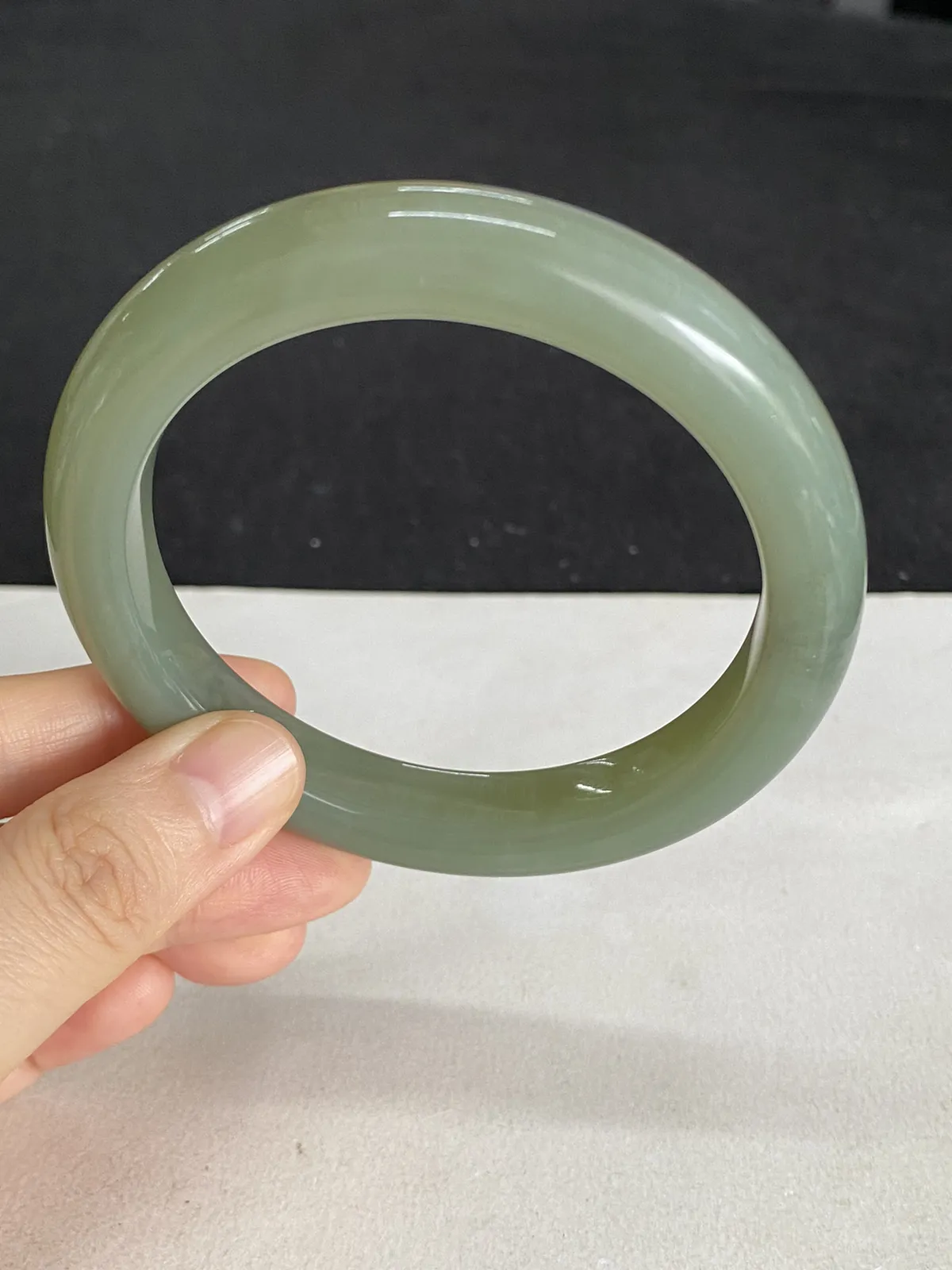 正圈59.2圈口，和田玉手镯