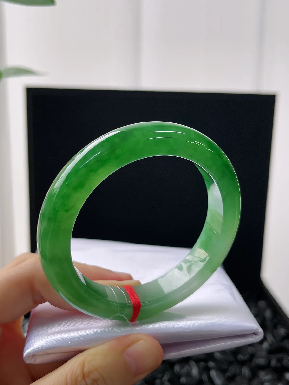 正圈54圈口，翡翠冰糯种绿色手镯