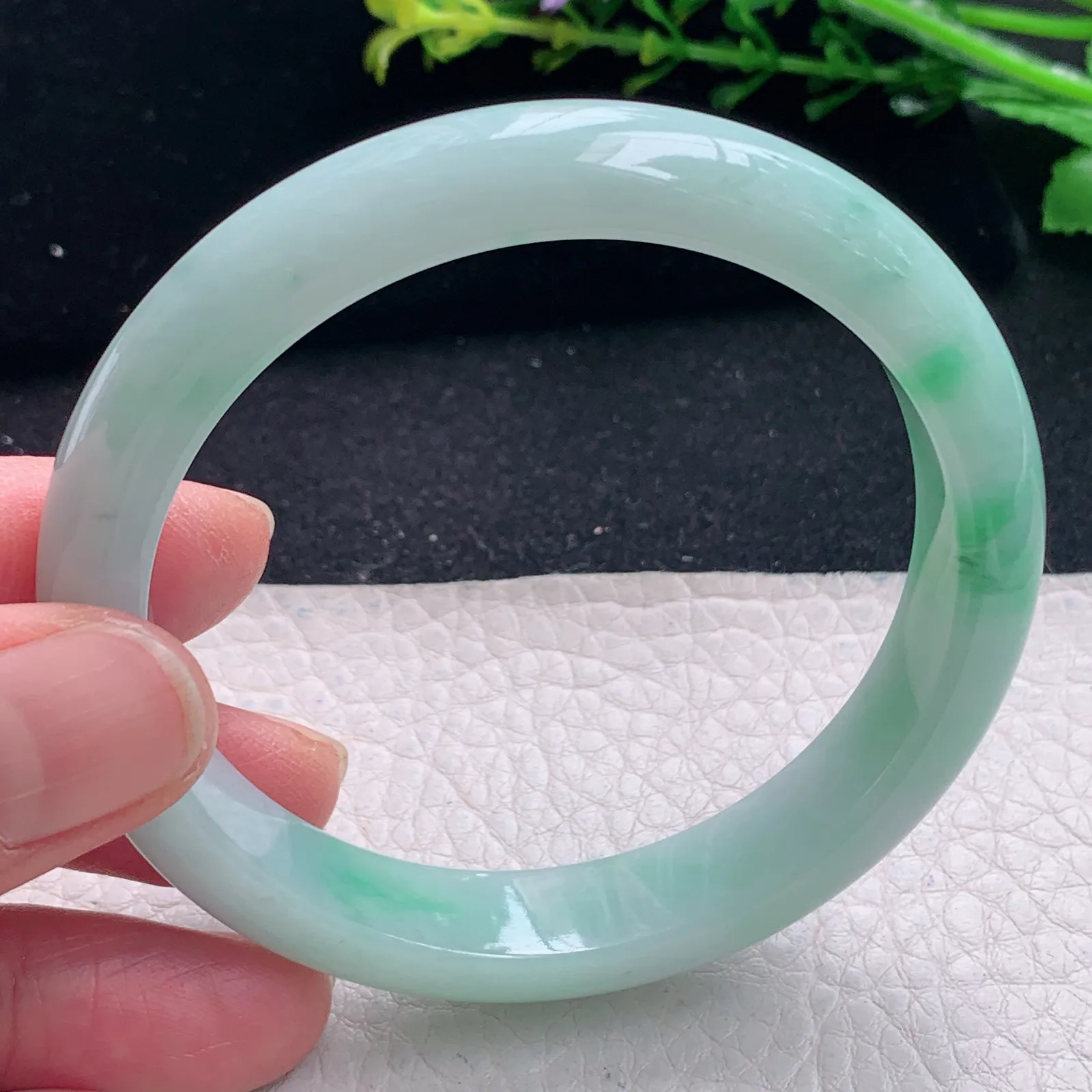 ss自然光58*11.6*7.5平安镯 缅甸翡翠a货飘绿秀气宽边玉手镯 玉手环