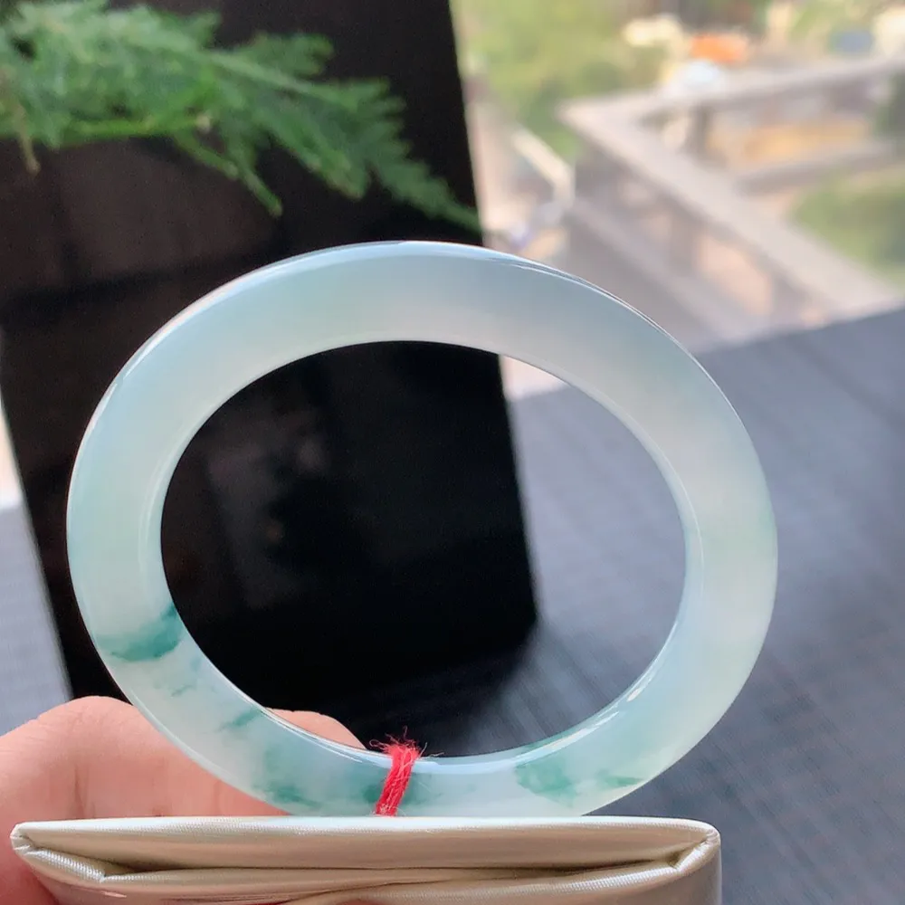 圆条冰飘花 无瑕 尺寸:54.4/9.1 花美 种水好