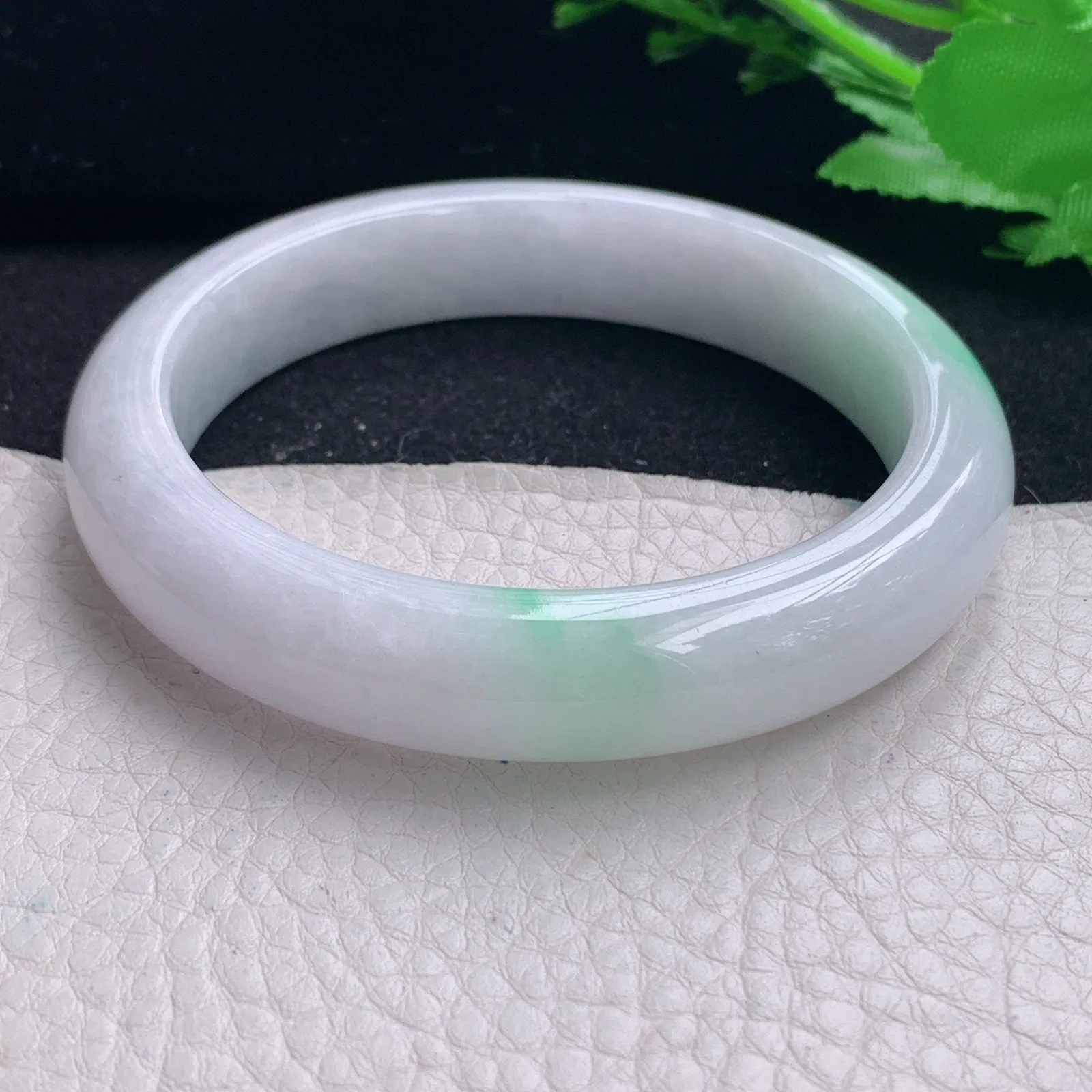 hy大圈口59.5*12.5*8.6平安镯 缅甸翡翠a货飘绿宽边玉手镯 玉手环