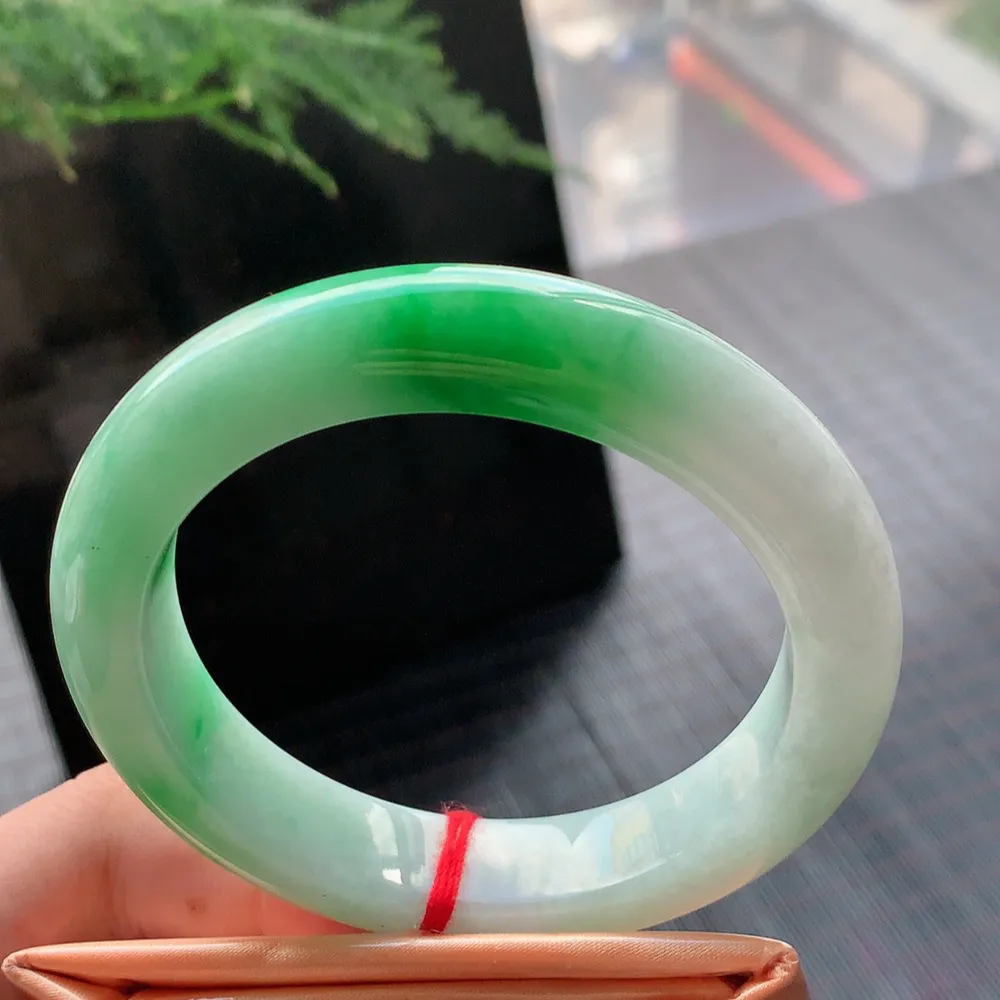 正圈冰糯阳绿 微纹 尺寸:57.8/12.5/9.8 色好